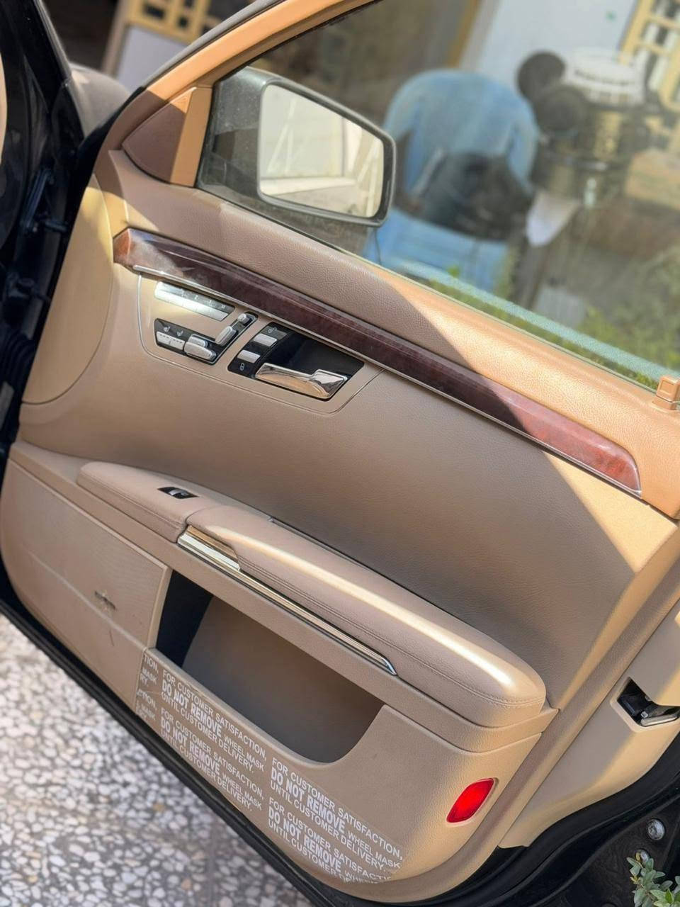 مارسيدس 2011 s500 رقم اربيل الجديد السياره خير من الله باب قصير ٨ سلندر الضرر حسب السونر المرفق ماشيه ١٢٨ كيلو يعني السياره بعدها جديده للاستفسار الاتصال على الرقم *********** متواجد واتس اب بغداد, العراق
