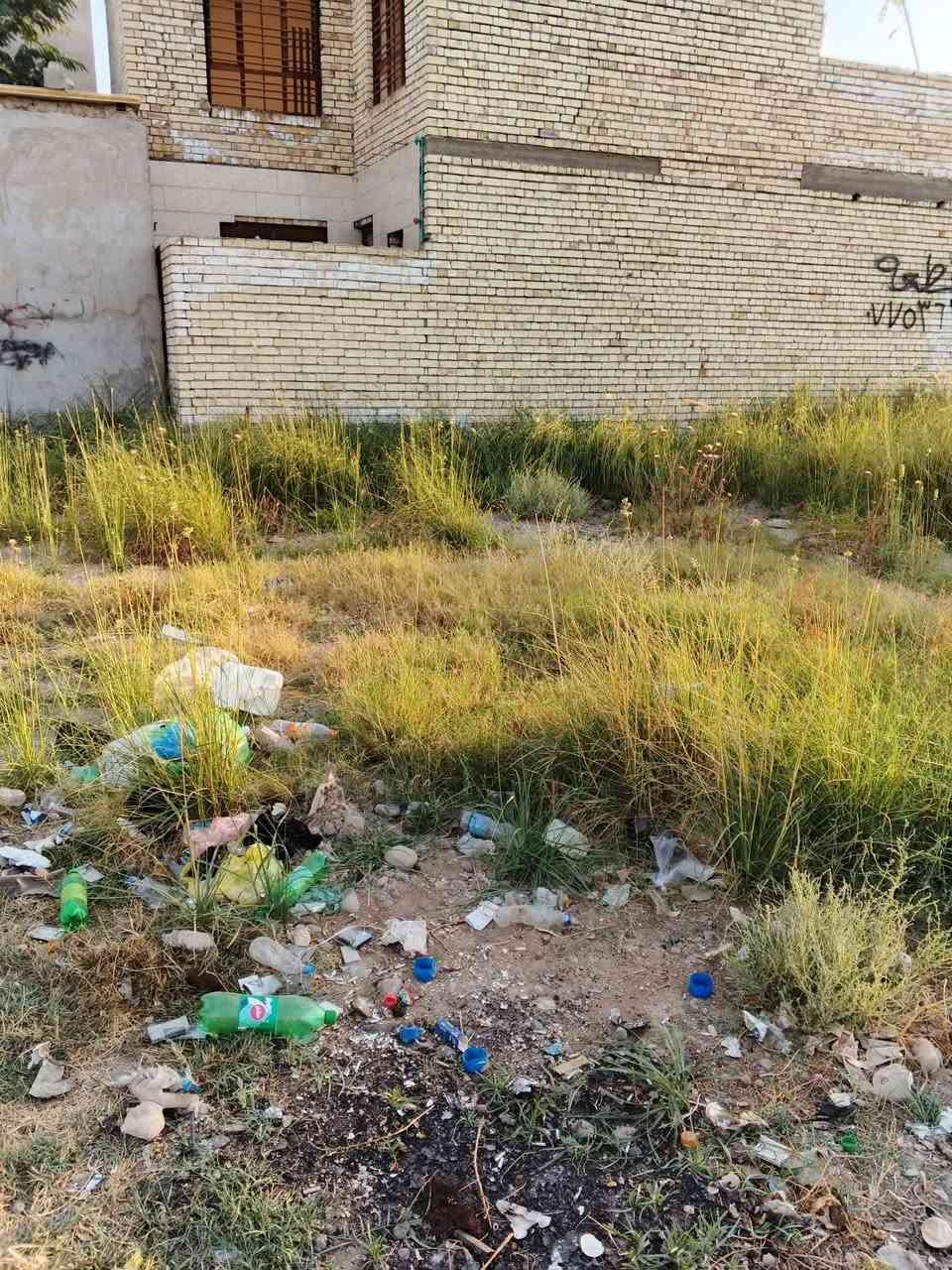 قطعة ارض للبيع المساحه 70مترا الواجه 7النزال 10سريدات القديمه المربع الثالث عقد 25مكاتبه اقرار محكمه
