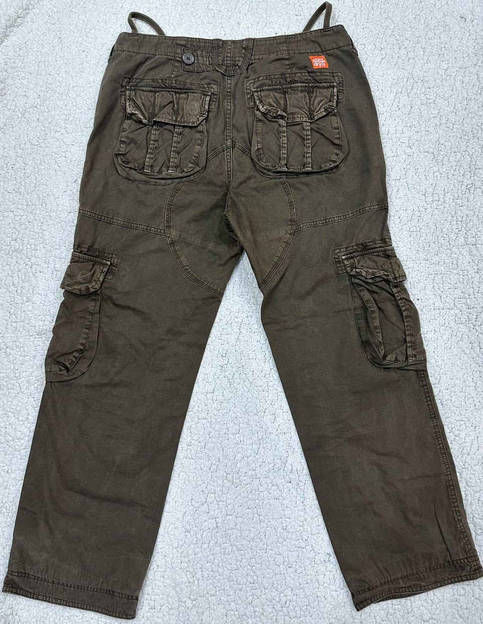 بنطرون Super dry
قياس L يلبس36
الطول 101 
الحجل 22
السعر 35


**إذا كنت صاحب هذا الإعلان وتريد حذفه لأي سبب، رجاءا أرسل رسالة إلى الدعم الفني**