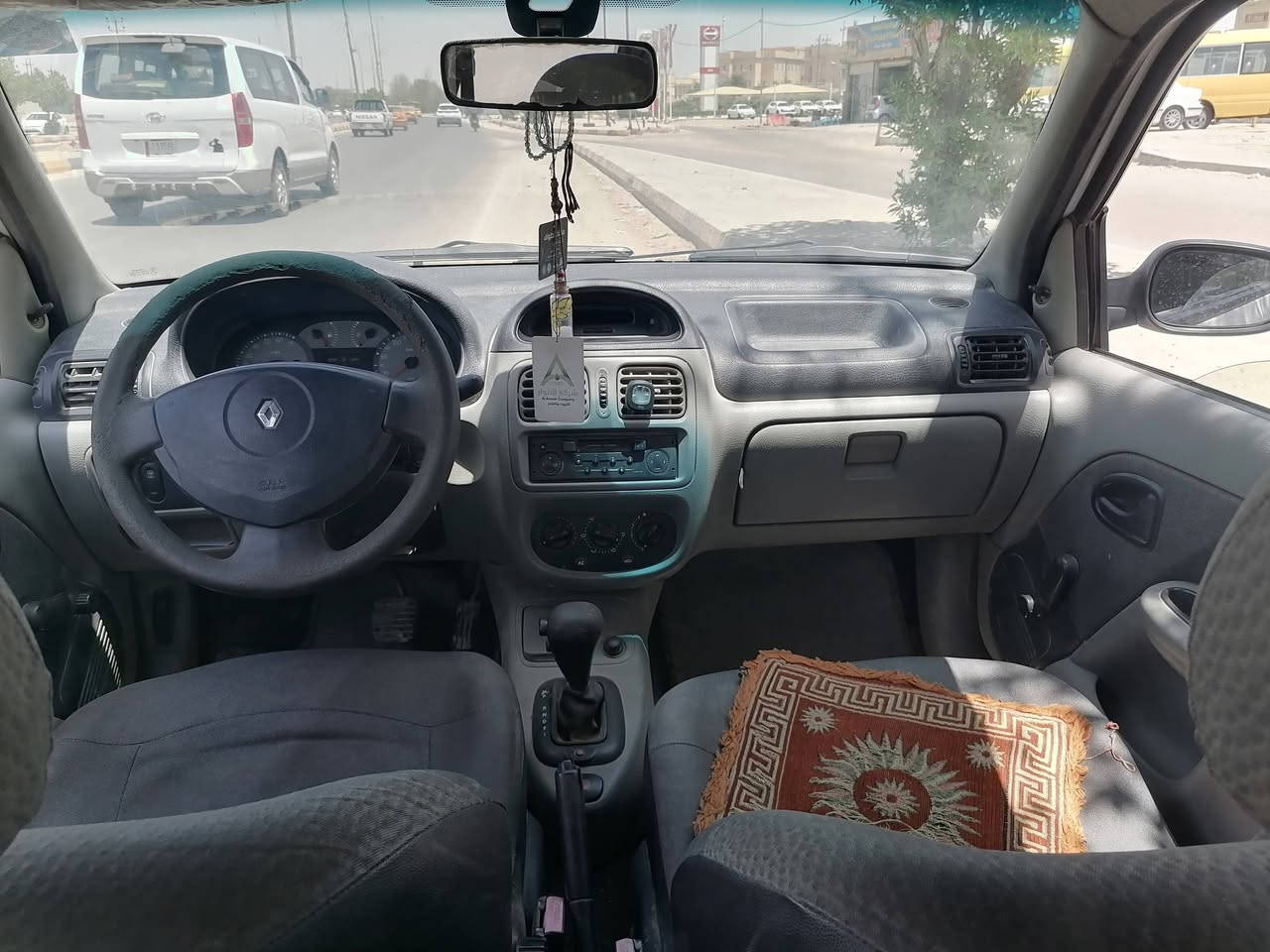 السلام عليكم رينو فرنسي كليو 2006 مكفولة رقم قادسية بأسمي السعر 40 ورقة مكانه الديوانية استفسار ***********
