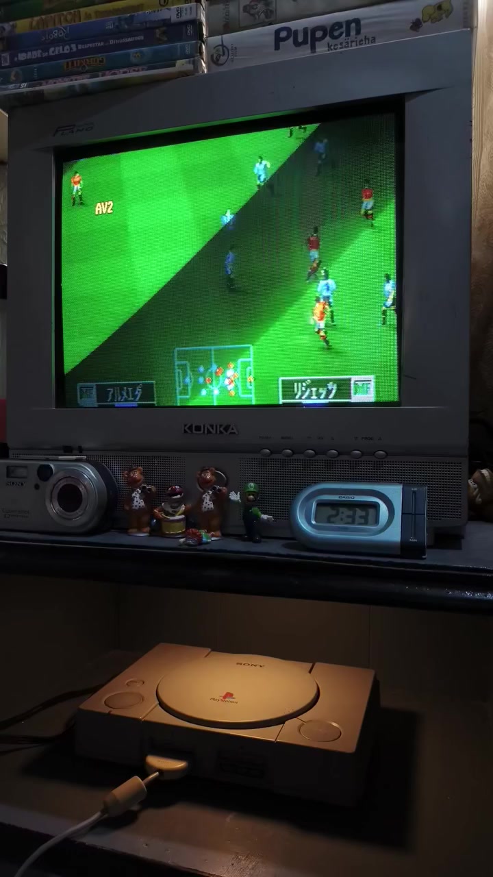 PlayStation 🎮
سوني ون ياباني مخزن تخزين قديم 
نضافة الجهاز والعدسة 90%
كامل ملحقات 
جويستك أصلية شغالة 🔥
الفيش الثلاثية أصلية مختمة سوني 
يجي معاه جنطة بيها 12 قرص بيهم إلي يشتغل وبيهم لا 
سعره 50 ألف ✨ 
متوفر توصيل كافة المحافظات


**إذا كنت صاحب هذا الإعلان وتريد حذفه لأي سبب، رجاءا أرسل رسالة إلى الدعم الفني**