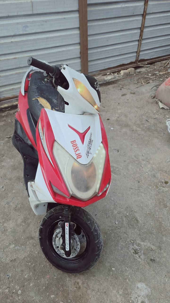 سلام عليكم  دراجتين  لبيع  سعر 250 بيه مجال ((1 ))دراجه سوده تشتغل بس تخربط((2 )) دراجه سكنز صني  دراجه تشتغل    يذا تريد دزلك فيديو  دراجتين  تشتغل   تفاصيل تفضل على خاص


**إذا كنت صاحب هذا الإعلان وتريد حذفه لأي سبب، رجاءا أرسل رسالة إلى الدعم الفني**