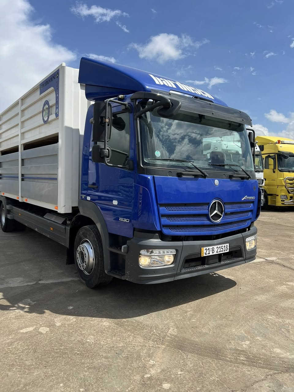 السلام عليكم اقرأ تفاصيل واتصل ❤️✅
اتيكو وحش موديل 2018 حجم 15.30 ماشي حقيقي  300 الف￼
فول مواصفات هاف تبريد طول 7.25 متر 
مجموعه اكتروس رقم وسنويه جديده هزه وفحص جديده 
طخم تايه السياره كفاله عامه بودي فصال يبيع كامل 
رقم الهاتف قحطان معرض *********** كورك
*********** اسيا معرض ابو قحطان واولاده العنوان موصل برطله سهل نينوى ❤️✅￼
