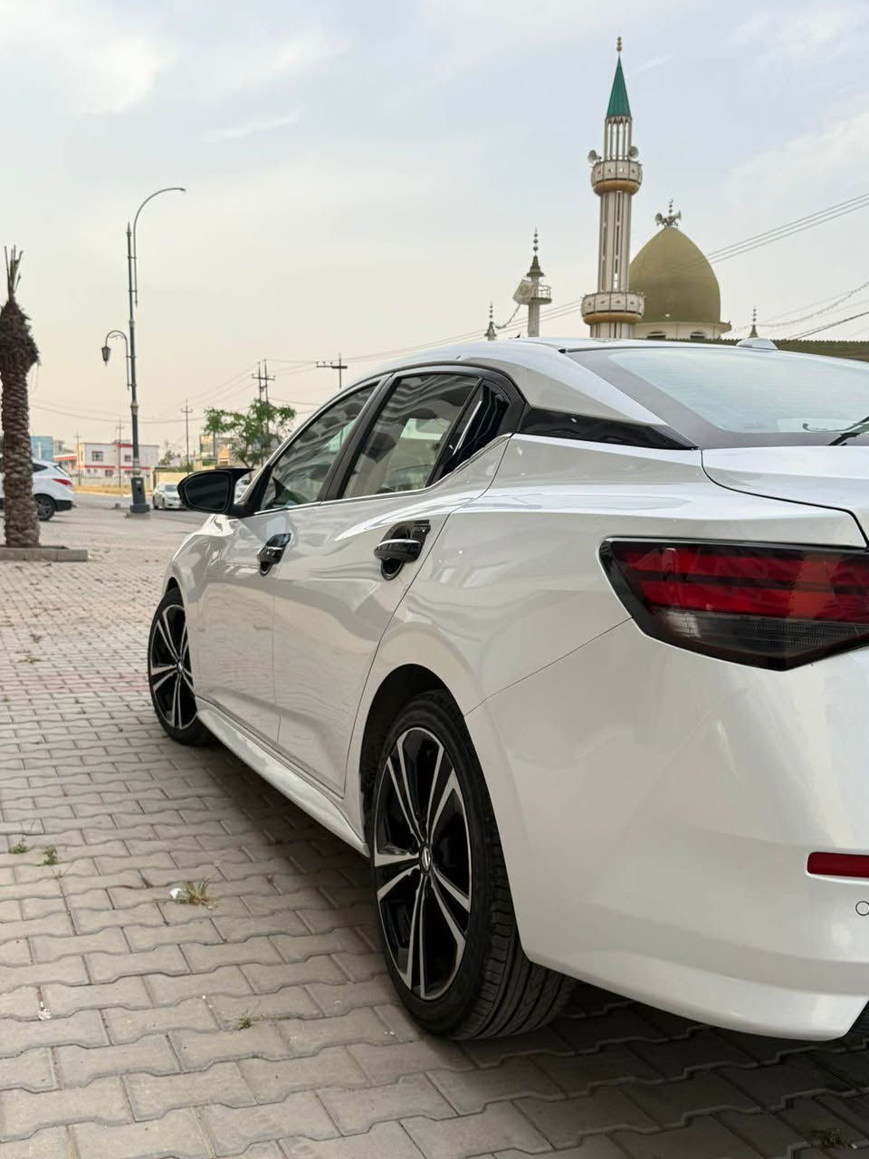 السلام عليكم

نيسان سنترا 2021 للبيع

وارد امريكي 

ماشيه 66ميل فقط

محرك السياره 4 سلندر 20 يعني اقتصادي

مواصفات الSRالمعروفه

👇🏻

بصمه

تحكم ستيرن جهتين

كاميرا خلفيه 

شاشه كبيره

دعم كار بلي

تحكم بالمرايا

حساسات خلفيه 

وبعد بيها مواصفات

السياره مرتبه وحلوه ونظيفه حادثها فقط الي موضح بالصور حادثها هم حلو بدون صبغ بدون تبديل بدون ايرباك بي مكانين بارد اصغار
شاسي /3n1ab8dv5my203970

المكان/كركوك / شورجه

السعر💵💰/142وبيها مجال

للاستفسار/***********📞
📞*********** كركوك, العراق
