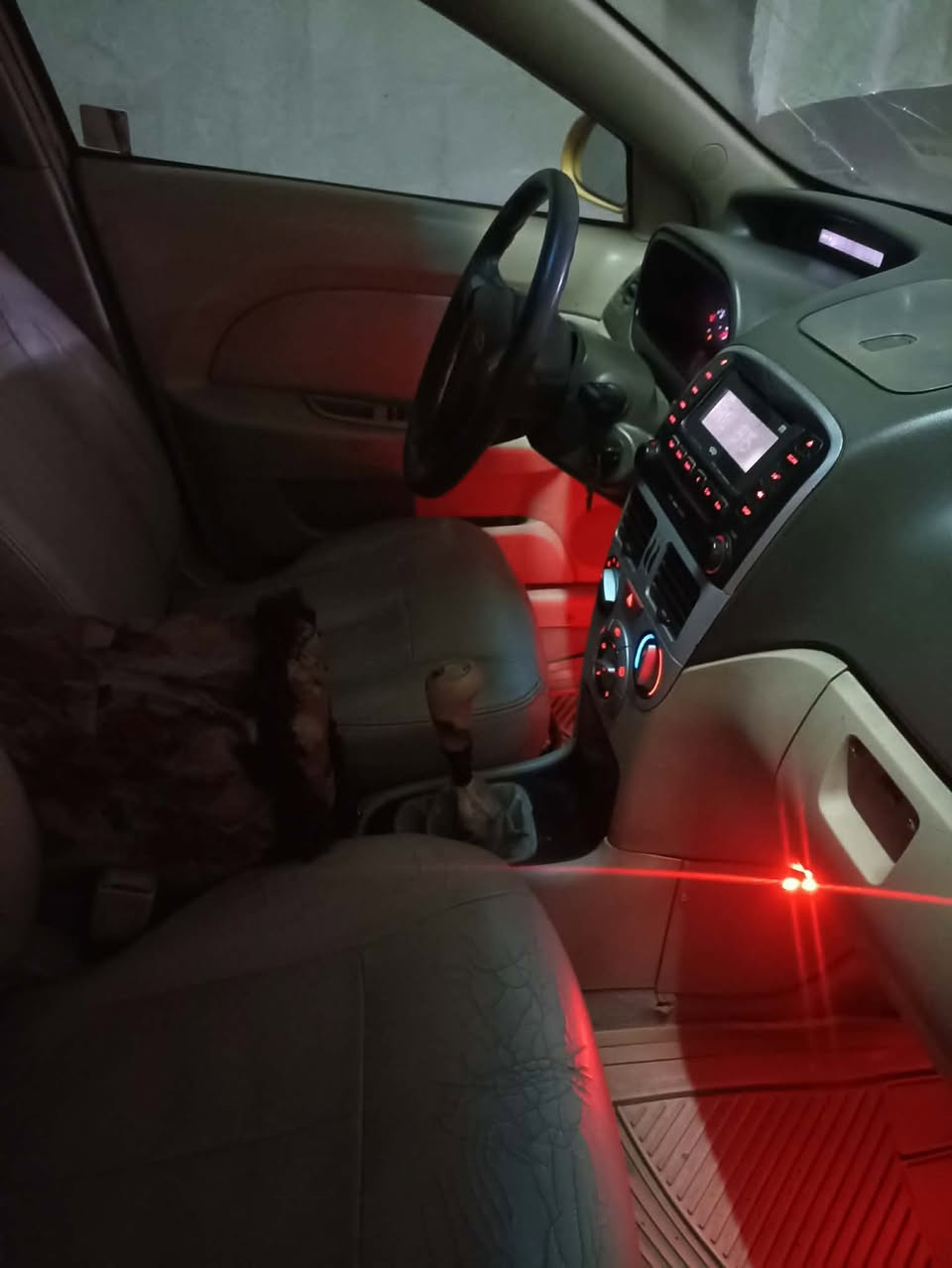 السلام عليكم
السيارة للبيع......، شيري فلاوين 
موديل 2013 .... السيارة گير و محرك شرط جديد ..مشروع وطني رقم بغداد الماني ...شرط التحويل.. سعرها 25 ورقة و بيها مجال.. /للاستفسار
 ‭0770 526 8449‬ متواجد واتساب
