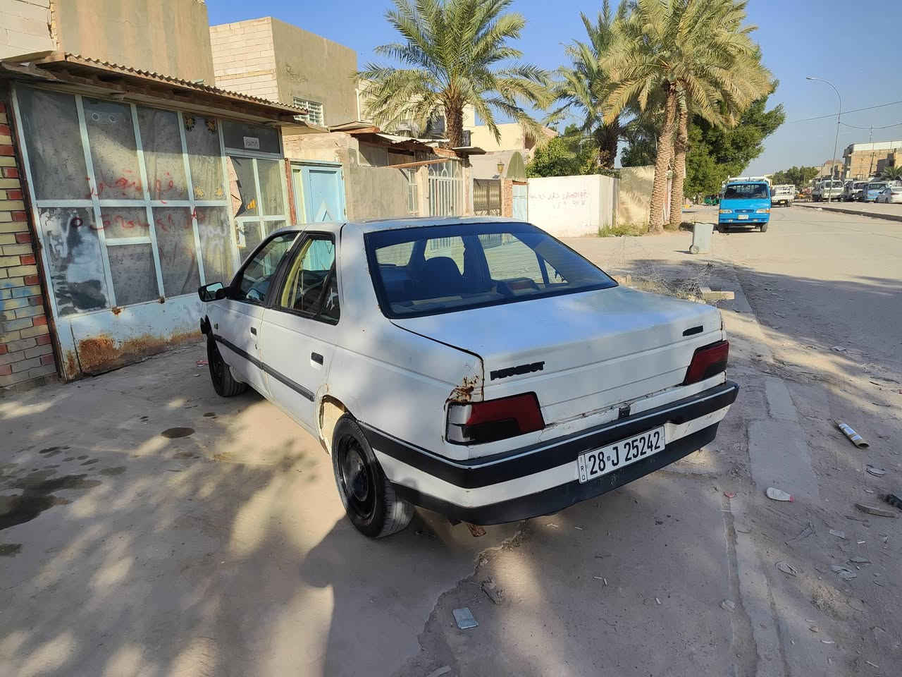 بيجو 405 موديل 2009
جاهزة ماناقصها شي بيها ضربة بلجاملخ الخلفي 
رقم نجف دولي راعيها موجود بلنجف 
السيارة بلنجف 
مكينه وكير نضيفات 
سعر 29 بيها مجال بصيط 
رقم الهاتف ***********
