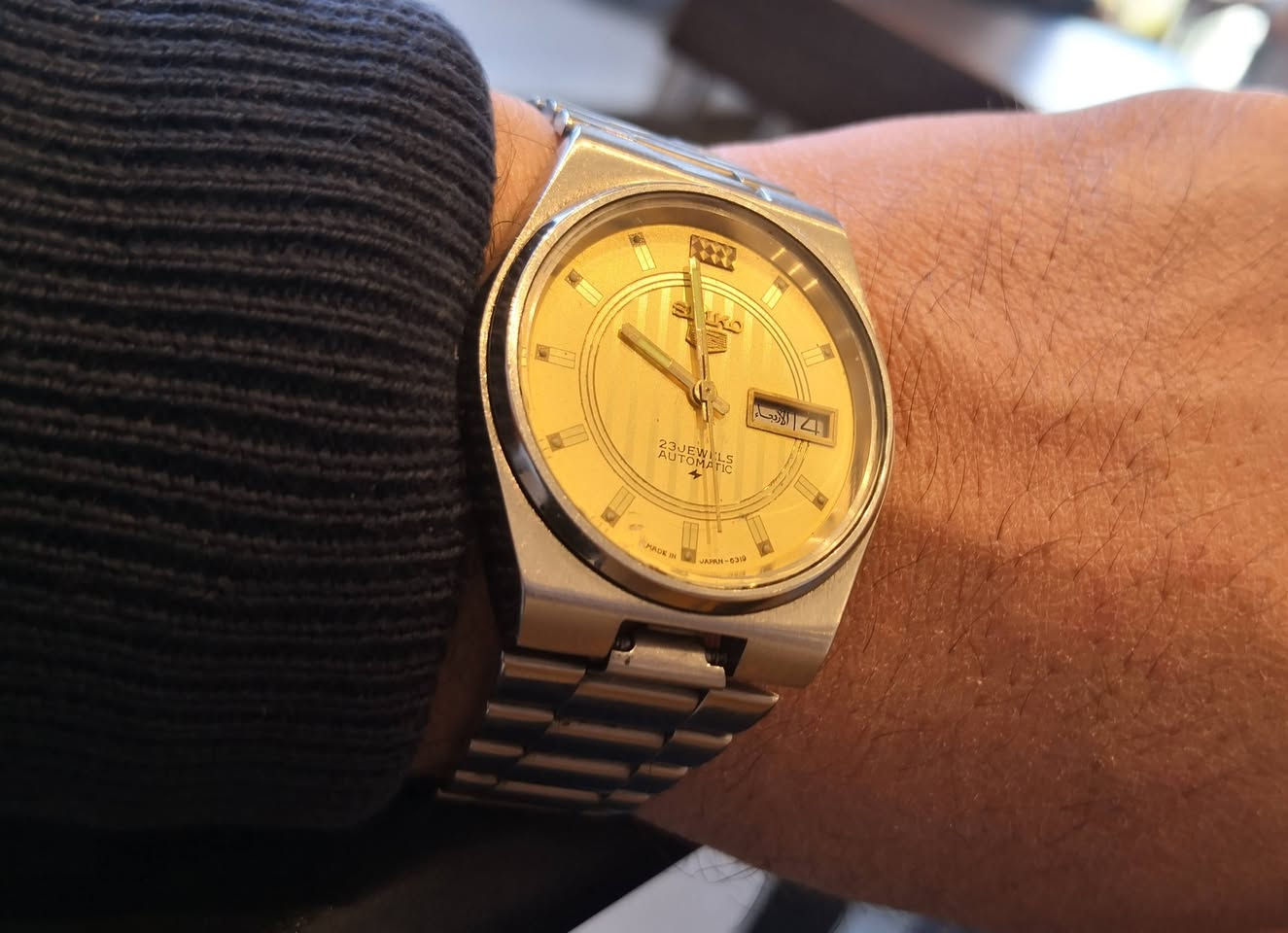 #ساعةـسيكو  #ياباني،🇯🇵
موديل سيكو 5 (Seiko5 ).
الحركة: اوتوماتيكية (Automatic) وتعمل ب(23 Jewels) .
#فنتج انتاج السبعينات
نظافة ممتازه 
دكمه وبنفس الوقت مدوس لليومي 
#ساعة بلاديه بالكامل
توصيل جميع المحافظات


**إذا كنت صاحب هذا الإعلان وتريد حذفه لأي سبب، رجاءا أرسل رسالة إلى الدعم الفني**