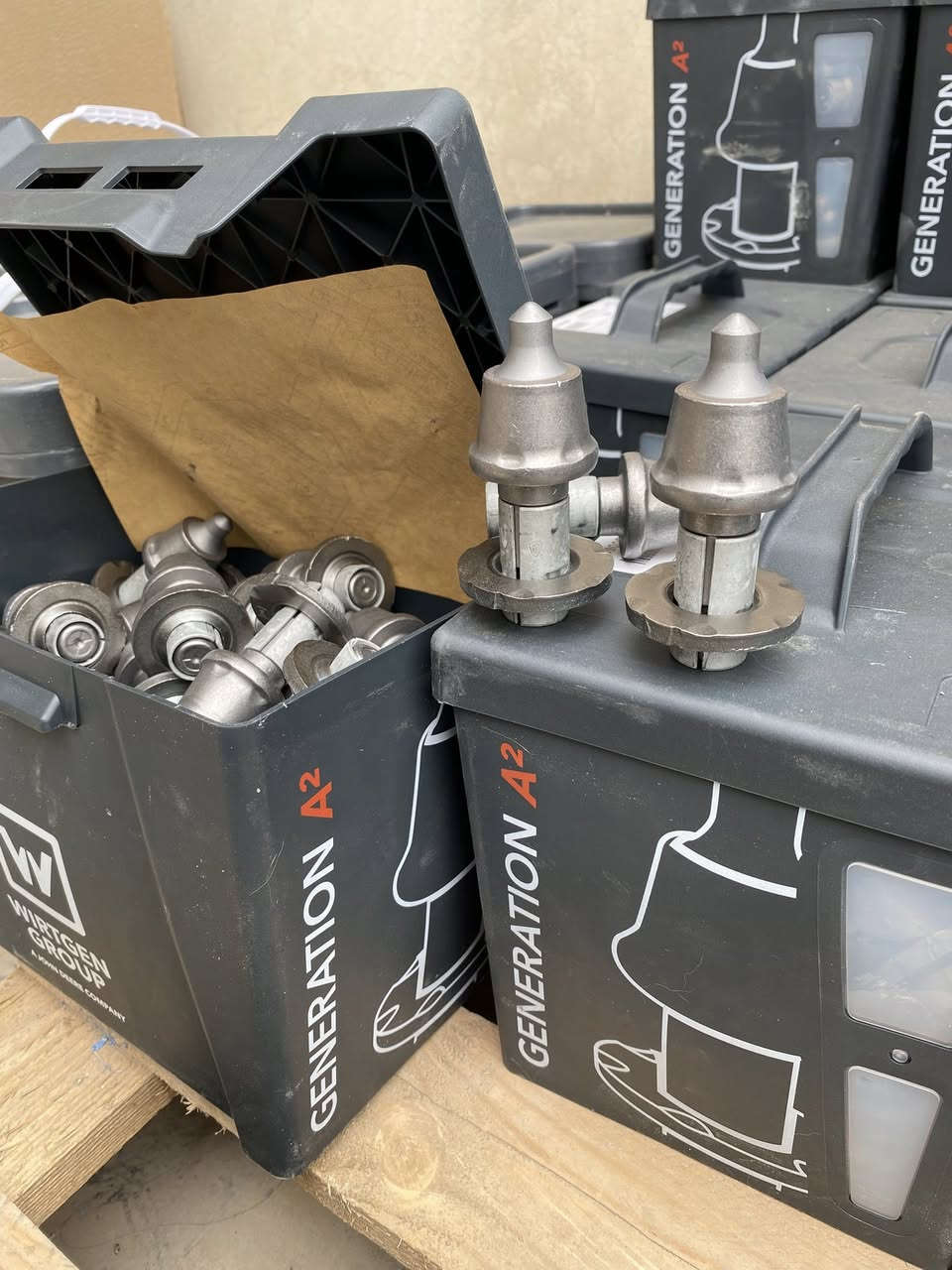 متوفر هولدرات  واقلام حفر 
توصيل جميع المحافظات ***********
