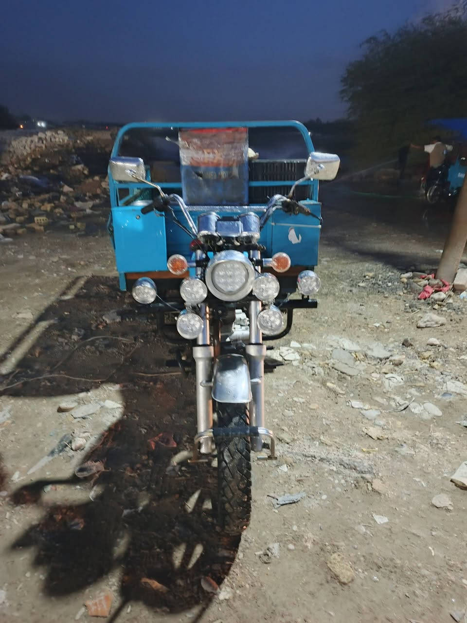 السلام عليكم ستوته صقر ضفيره جديده الزوج تايرات ويالي جدد ستوته بيها ماكينه جديده1550
***********
ستوته 22
