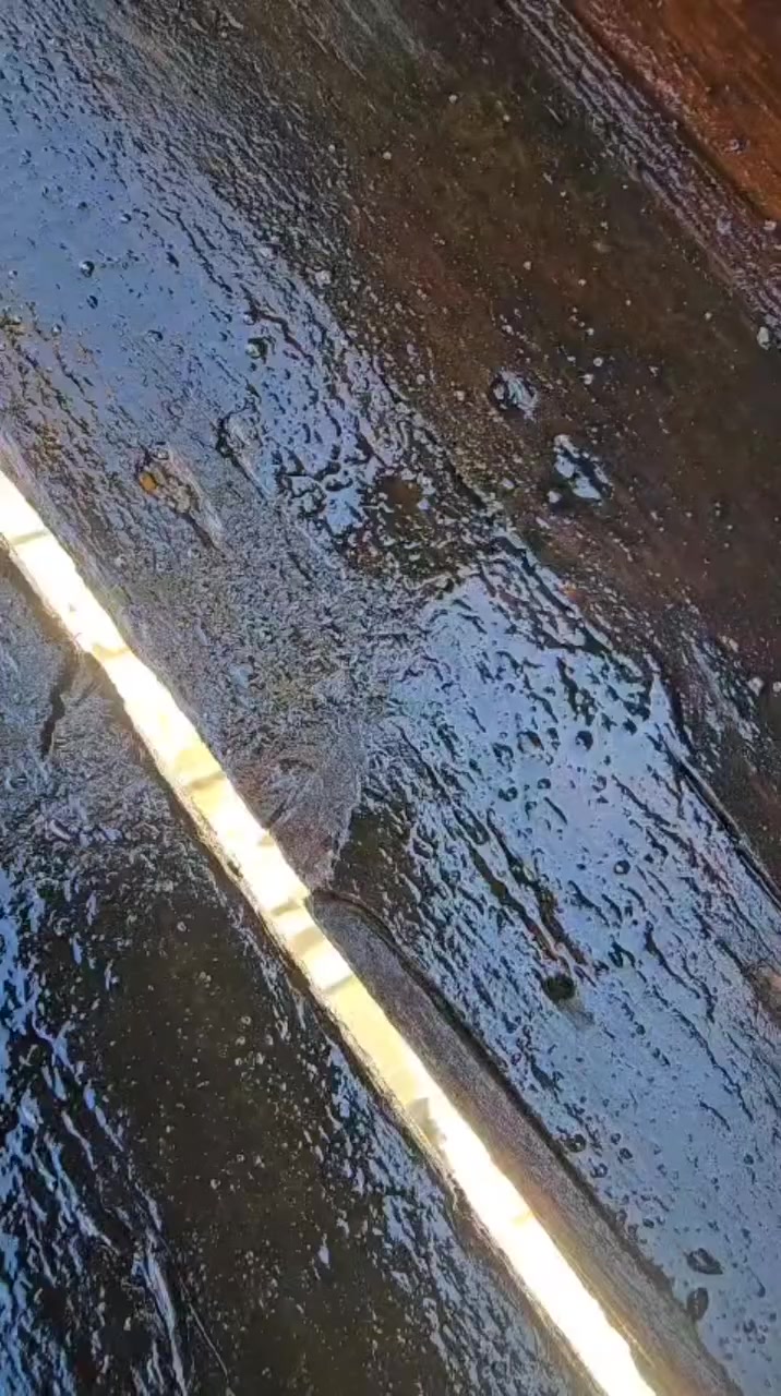 السلام عليكم عندي خشب 120متر كاملة معلكة للبيع بعداد الشعله (السعر1,750) اتصل ***********
