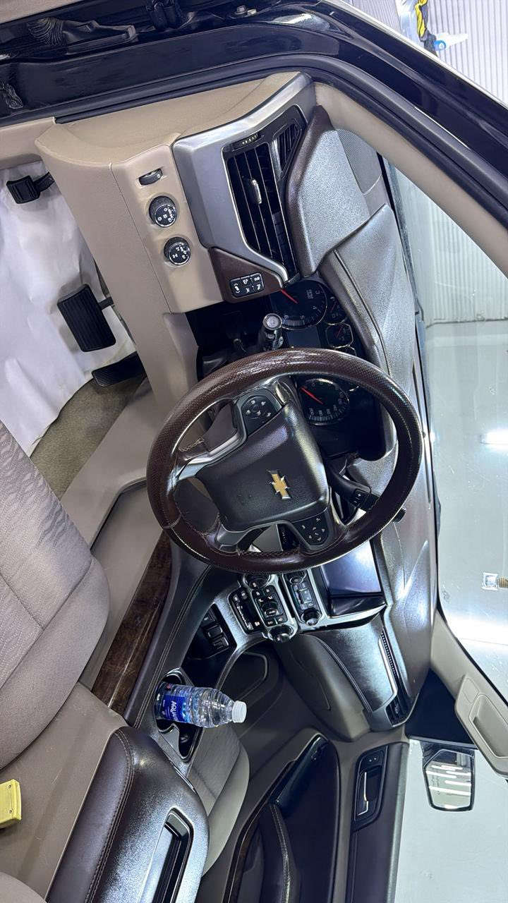 السلام عليكم طيب الله مسائكم
تاهو وكالة المنصوري كلين بدون حادث 
بيها رصعة بالجاملغ الخلفي الايمن وموجود على حطته
موديل 2017
مواصفات Lt 
ومعروفة مواصفاتها
السياره موجوده بأربيل 
السعر 360$ وبيها مجال 
للتواصل الاتصال على الرقم 
***********
