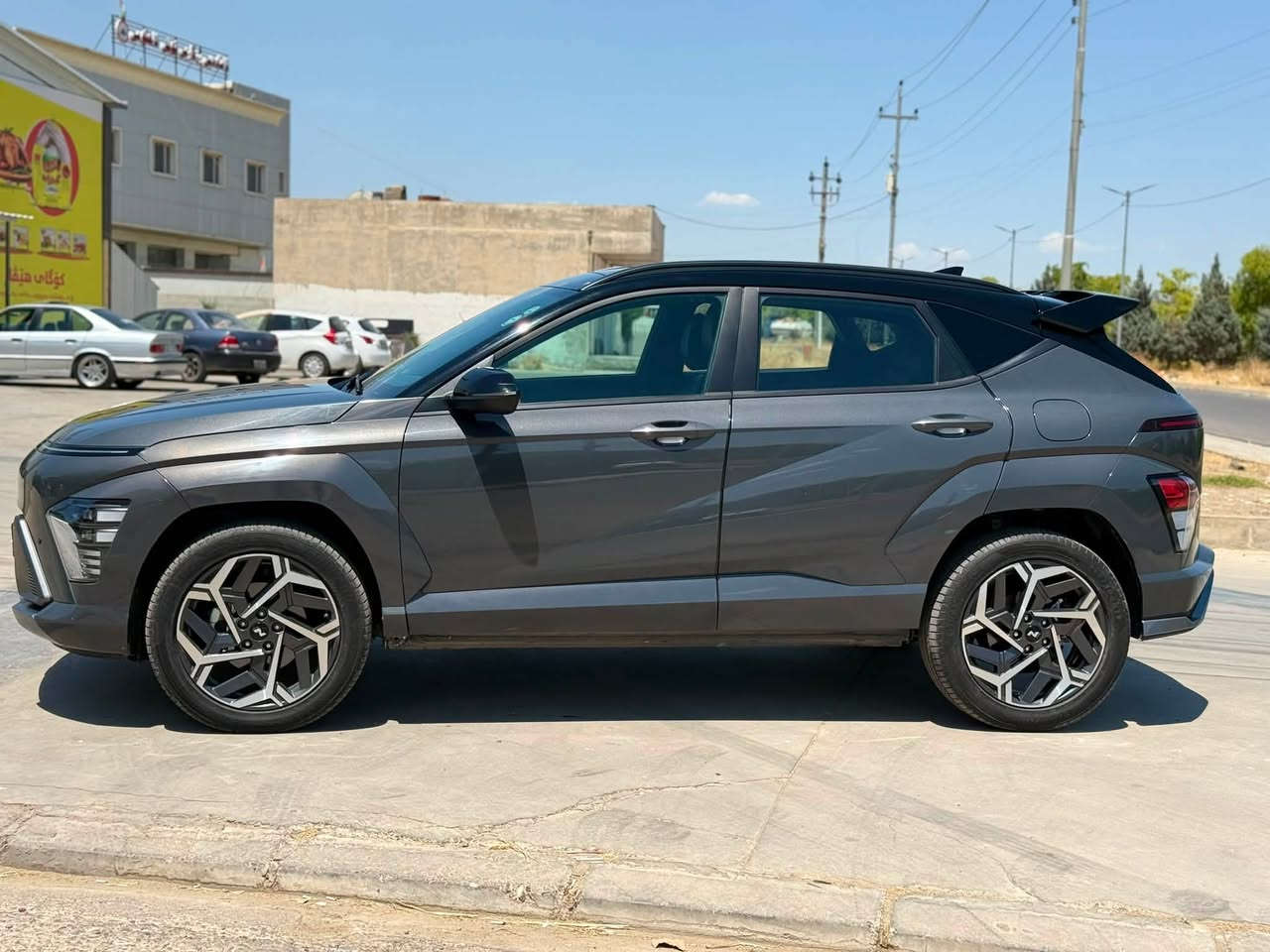 السلام عليكم
هونداي كونا لميتد الشكل الجديد 
2024 Hyundai Kona N Line !! شكل رياضي 
مواصفات خاصة لمتد 1/1 VIP بانوراما 
 لون سمنتي غامق المميز   
الضرر فقط جاملغ جهة السايق 
بدون ايرباك 

ماشية فقط 22000 ميل 
مرقمه وجهازه وباسمي 
محرك 1600 توربو دووش 190 حصان مع گير اوتوماتيك 8 سرعات 
وراد امريكي 

1- بصمه + بصمه ابواب لمس + بصمة تشغيل عن بعد 
2- بانوراما 
3-كيج الكتروني متغير 
4- رادارات كل التجاهات مع كاميرات امامي وخلفي
5-كير تعليگ بالستيرن
6-نقط عمياء
7-رادارات وتنبيه الخروج عن المسار 
8-قيادة الية 
9- تتقدم للامام وللخلف ب بصمه 
10-هندبريك بصمه
11-كشنات جلد وكنتاره 
12-كشنات كهربائي 
13- جناح سبورت
15-بك لايت لد
16- لايت لد + زينون
17- شاشة كبيرة لمس
18- تثبيت سرعة
19- كاميرات اشاره تظهر بلدشبول
20- اشارة جانبيه
21- ويل كب كبير كروم حجم 19 مبطن 
22-تحديد مسار 
23-صندوق كهربائي
24- فول تحكمات ستيرن
25-تبريد لمس
26- شحن وايرلس
27-نظام gps خرائط
28- شفتات كير ب ستيرن
29- حساسات امامي خلفي 
30 - تشغيل عن بعد 
31 - اوتو بارك 
32 - المرايه الوسطيه (اوتو دم ) يعني الي وراك مشغل عالي المرايه اوتماتيكي اصير سوده ما تعكس ع العين 
33 - مود ادرايف ( نورمال - سبورت -سمارت ) 
35 - نظام نزول منحدرات
37 - تبريد قطعتين منفصل ومناخ متغير امامي و خلفي 
38 - شاشه ابل كار بلي واندرويد اوتو
‏39- AUTO HOLD
40- السماعات شركة BOSE صوت محيطي 9 سماعه 
السعر 168 وبيهه مجال
***********
مكان السيارة اربيل
