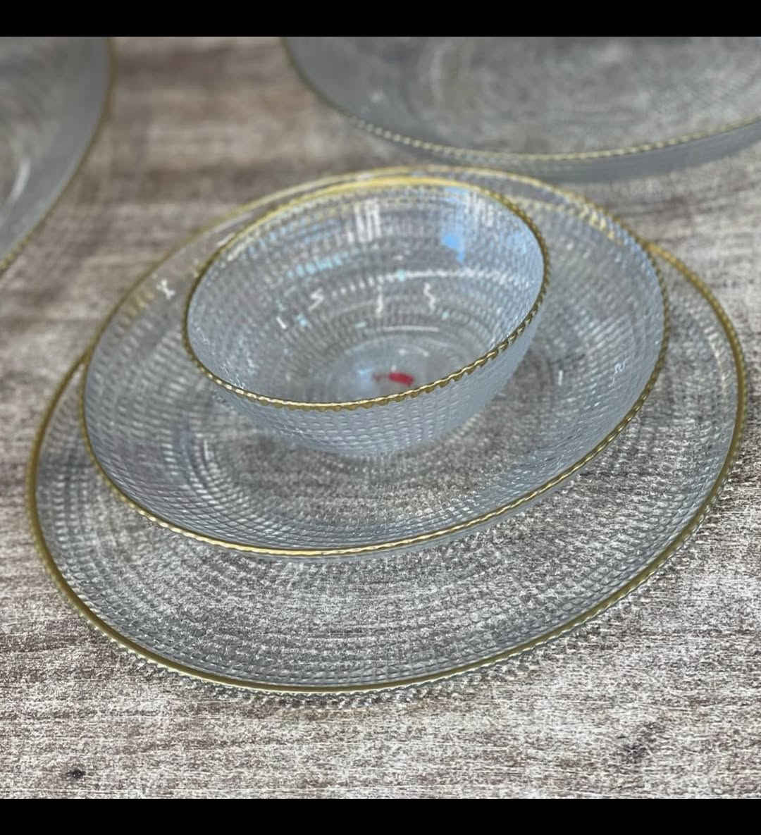 سيت مواعين شفاف مذهب جديد 32قطعة نفس المعروض تماما سبب البيع اجاني هدية ومااحتاجة
6صحون كبير 

6صغير حلاوة

6كاسات كبيره 

5صغيرة

2منسف 

1كاسة كبيرة جدا 
السعر 35 مع التوصيل بغداد


**إذا كنت صاحب هذا الإعلان وتريد حذفه لأي سبب، رجاءا أرسل رسالة إلى الدعم الفني**