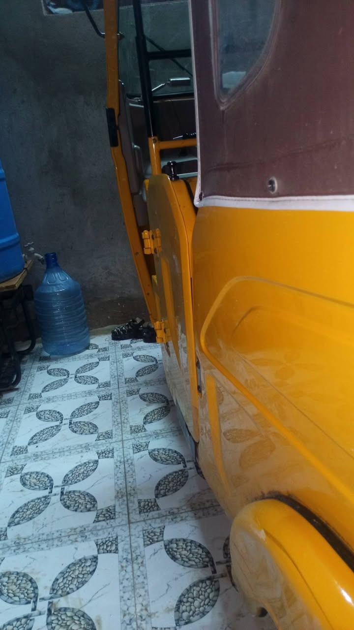 تكتك لبيع موديل 22شهر12 رقم بغداد  العنوان المحمودية رقم الهاتف ***********
