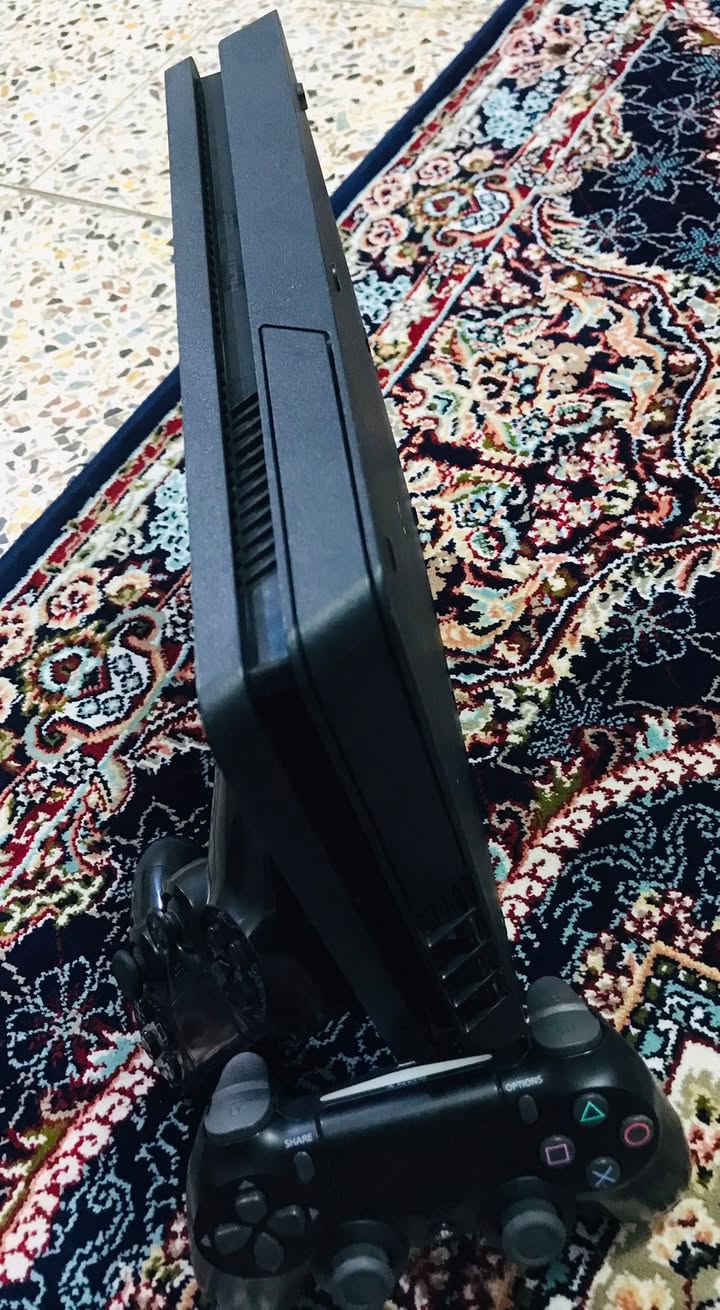 Ps4 slim مهكر نظام (١٢.٥٢) آخر تحديث كولدهين
لوك ستيكر استخدام شخصي نظيف جدا أداءه فول ..١٠٠% 
(1TB) مو نص
ملحقاته أثنين جوستكات (أصلي)
واير hd واير av واير شحن جوستك
ألعابه:
Pes2021
Pes2016
Pes2007
Gta5
Mafia 3
Spiderman mails 
Elden ring
يحتوي على ثيمات
الذاكرة بعد تلزم العاب خير من الله  واضحة بالمقطع بيه بعد فوك النص
مكاني بغداد م الكمالية 
السعر ٣٤٠ وبيه مجال بسيط
***********
