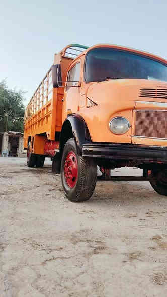 السلام عليكم ابو ردين للبيع موديل 85ارقام انكليزي تحيويل ثاني يوم سيارة بلادية رقم صاحب السياره ***********
