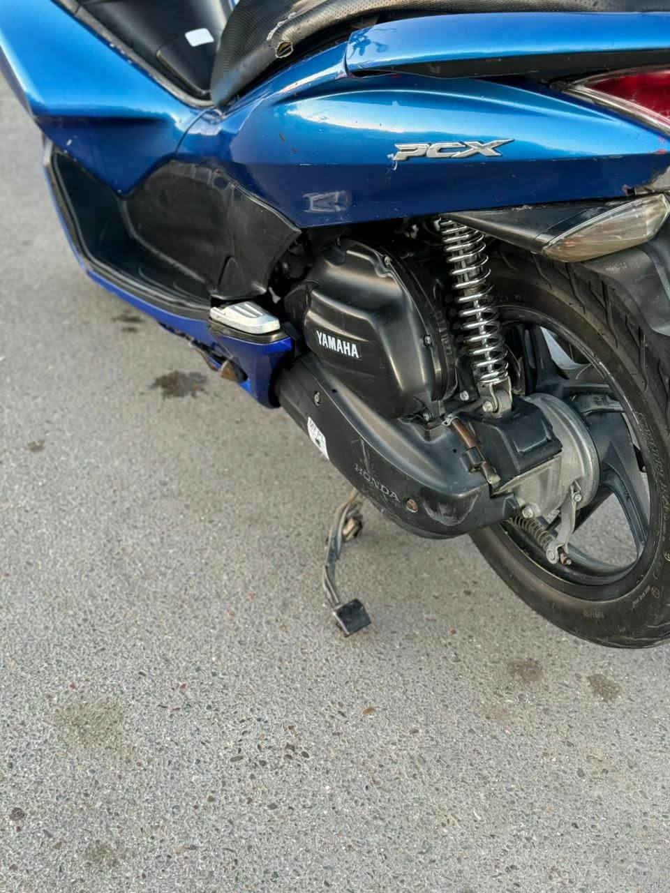 السلام عليكم للبيع دراجه pcxجيل الاول  دراجة  ماخذها رمبه الدراجه وأعلى ايدي حجم مكينه 150ياباني الاصلي دراجه جديده مال جناي وعلئ ايدي لون ازرك
ياباني الاصلي دراجه كامله أستان كهربائي حساس ازدحام سويجات دراجه جديده الدراجه  احلا من الصور مال جناي المكان بغدادالكرخ دراجة مكفوله اي نقص مابيه السعرمليون و250الف الاتصال على الرقم ***********
