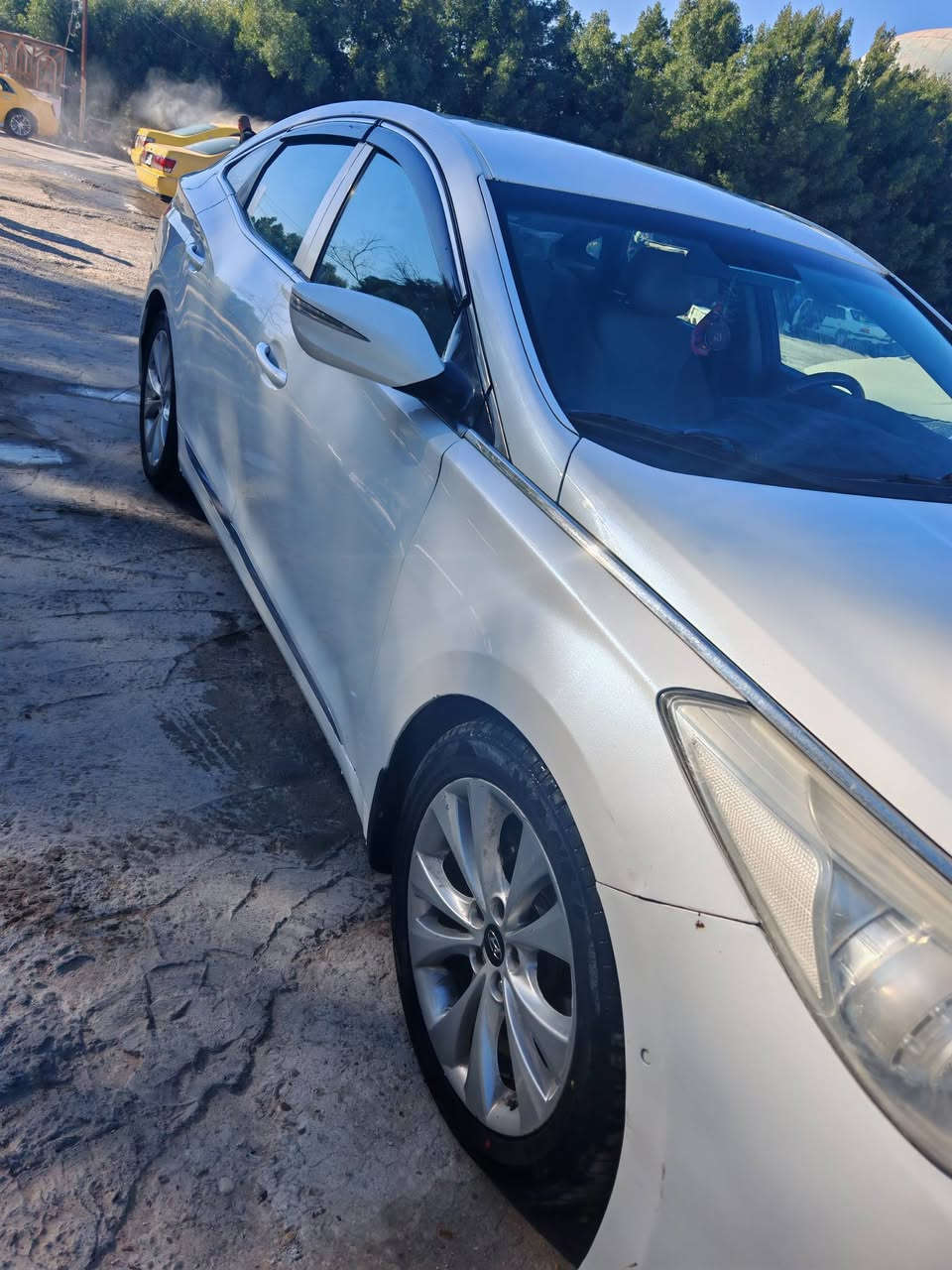 السلام عليكم ازيروا للبيع 2015 مكفوله عدا الباب بارد كما موضح بلصوره مكينه حاويه صار ٢٠ يوم من شاده يشهد الله ٢٢ ورقه شديت المكينه مكفوله تبريد ثلج سياره ترايه وين ميعجبك حداديه جديده تخم تاير سياره صفيته الي ياخذه متعبه يشهد الله مالكه بصره عدنه وكاله مطلقه بيه تريد مداور تريد وكاله (***********) واتساب موجد اي وقت السعر 125 قفل سنويه صار شهرين من صقطت
