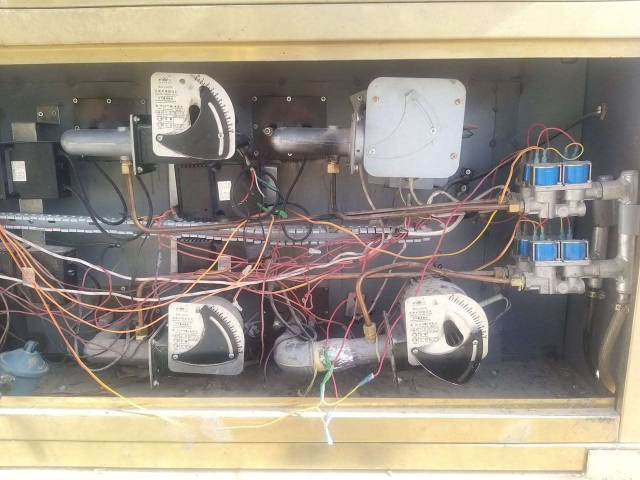 للبيع فران كهربائيّ غاز 
***********
