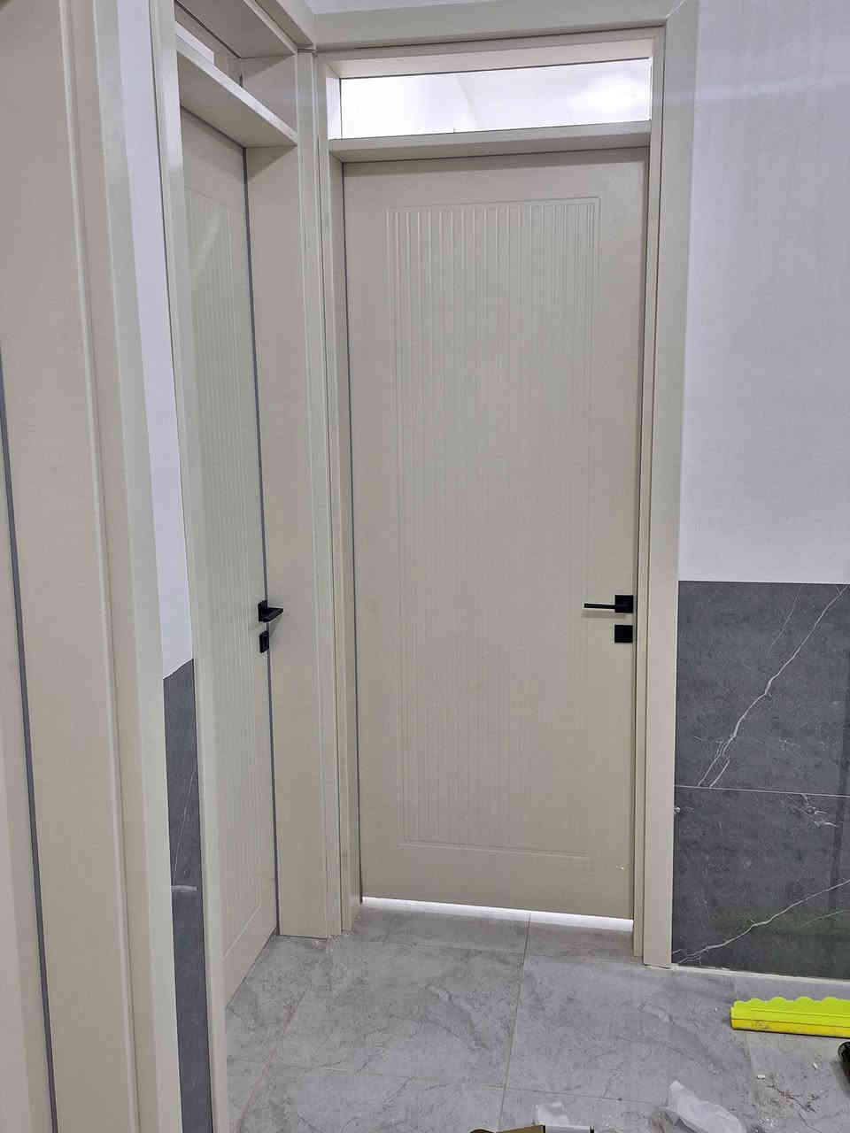 👑 الباب التركي: ليس مجرد باب... بل عنوان فخامتك وأمانك! ✨
هل تبحث عن القوة المطلقة والأناقة الفاخرة لمدخل منزلك؟
اختر الباب التركي المعالج حرارياً، بوزنه الثقيل الذي يصل إلى 70 كجم، حيث تلتقي التكنولوجيا المتقدمة بعبقرية التصميم. نحن نُقدّم لك الأمان الذي لا يُضاهى والمتانة التي تدوم للأجيال.
🚚 الفخامة الآن في متناول يدك... أينما كنت!
لا تدع المسافة تقف عائقاً بينك وبين باب الأحلام.
نحن نُسهّل عليك الحصول على بابك التركي الفاخر بضمان وصوله إليك، لأن راحتك هي أولويتنا:
⚡ توصيل سريع ومؤمن: نضمن وصول الباب بأمان تام إلى باب منزلك، مع مراعاة الحماية الكاملة لقطعة الأثاث الفنية هذه.
🗺️ لـكـافـة الـمـحـافـظـات: خدمة توصيل شاملة لكل منطقة في [اسم البلد/المنطقة التي تخدمونها]، لنوفر لك الجهد والوقت.
🔑 خطوتك نحو التميز تبدأ الآن:
اختر الباب التركي... فخامة تبدأ من العتبة، وتصل إليك أينما كنت!
📞 تواصل معنا اليوم لتشاهد كتالوج التصاميم الفخمة وتحدد موعد التوصيل:
للاستفسار: *********** استاذ حسين
