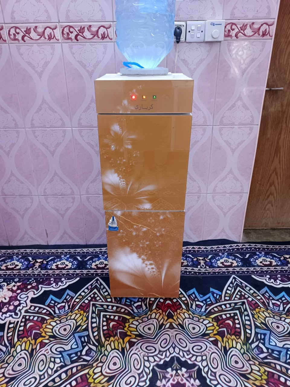 سلام عليكم براد شغال شرط حار بارد كل عيب مابيه سعر 55 وبيه مجال مكاني كركوك حي عسكري شراي اتصل ***********
