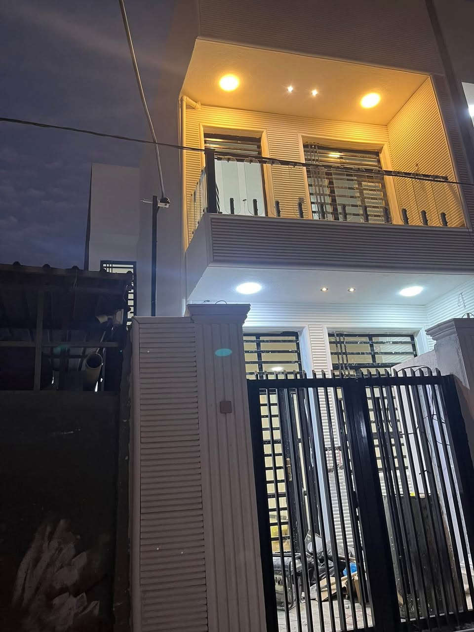 🏠 / البيت للبيع مساحه100 متر طابو زراعي سند 25
واجهه 5/ نزال 20. 

🧱 بناء حديث درجه أولى  تسليم مباشر

الطابق الاول/ مطبخ . أستقبال . هول . غرفه . مجمع صحيات 
الطابق الثاني /غرفه وكليدور
🌎 الموقع/ الاساتذه خلف دائره شيوخ العشائر قريب على شارع 80

للأستفسار أكثر مراجعة مكتب المدار المقاولات العامه 
شارع 80 كربلاء اسماك الشجري  .. مقابل أستدارة سونار السلطاني  
‏‎***********/علي زيكو
‏‎***********/ علي زيكو
