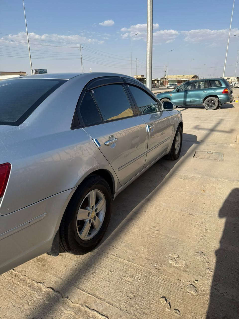 سلام وعليكم سوناته موديل 9 سياره ولا قطعه بيهه مكانات بارد فقط محرك الفين كير ومحرك شرط صدر جديد تخم تاير جديد تبريد ثلج تدفئة نار كهربائيات كلها شغاله سياره جديده بمعنه لكلمه سعر 98مكاني بيجي ***********
