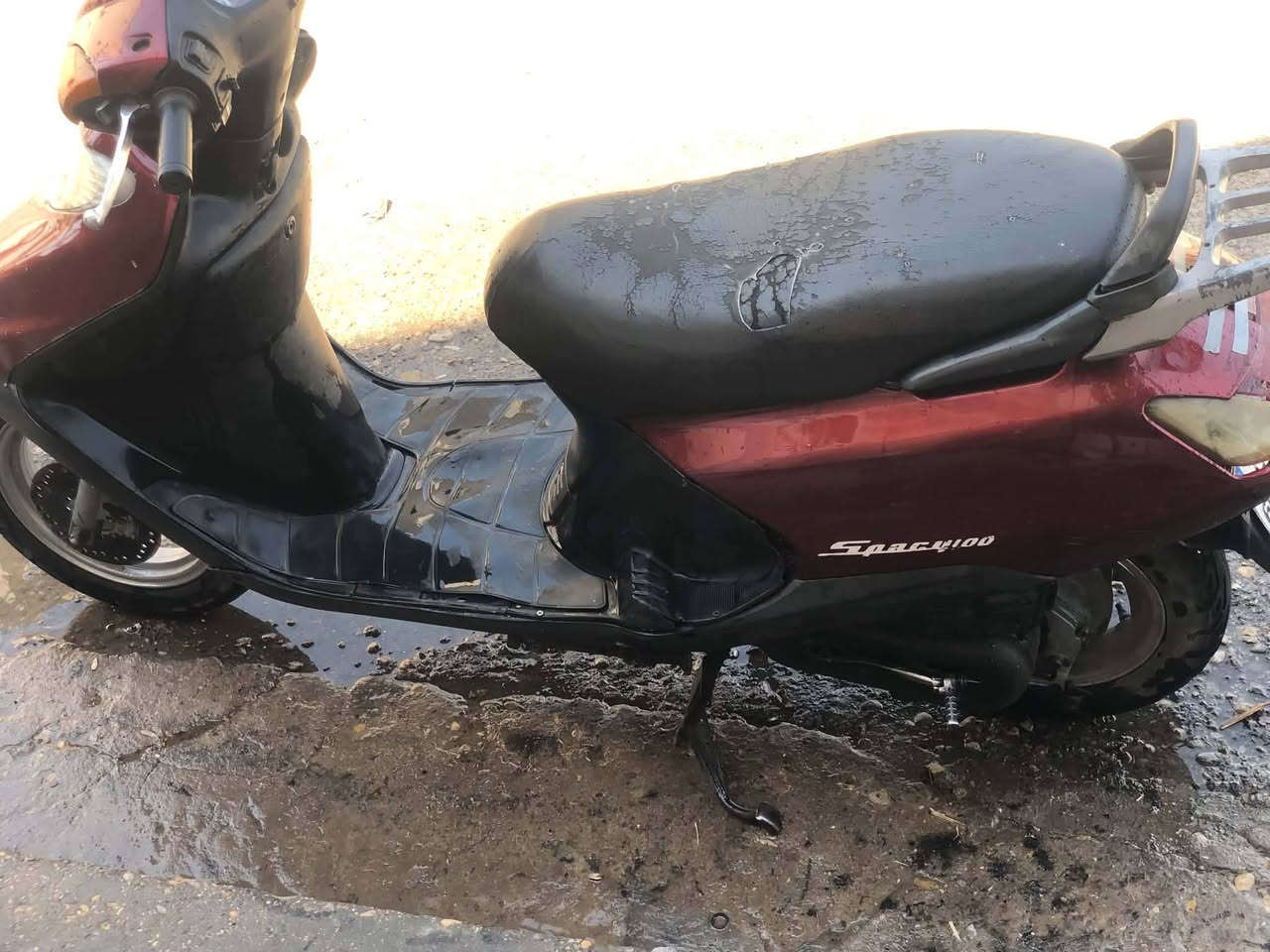 سبيسي ماليزي للبيع اشغاله نقص باتري وفج برك امامي ابيع كوم حديد لانً بيه خيط بخار رايدها 250 وبيه مجال مكاني كوت خاص او ***********
