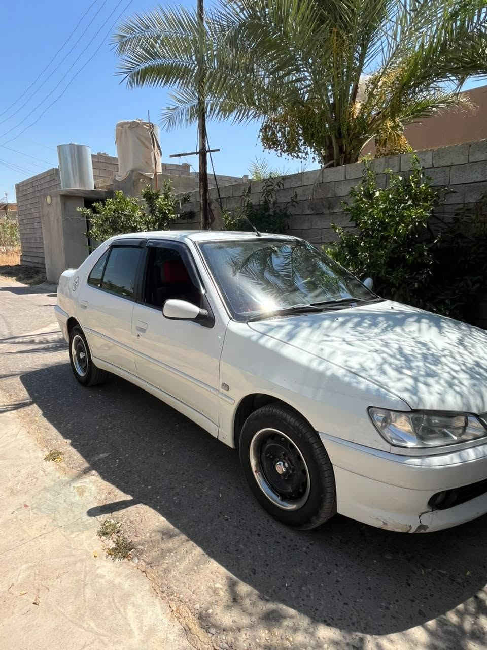 السلام عليكم 
للبيع بيجو 306 حره رقم بغداد إنكليزي 
محرك شرط لابخار ولا تنقيص كير شرط 
تبريد ثلج تدفئة جهنم 
تايرات جدد+ وياله جدد 
صدر خلفي أمامي جديد 
لونها ابيض 
السيارة مال جنيه ترهم مال خطوط لليحب يشتغل خطوط 
غرفتها جديده 
السيارة ماتخلي عليها ربع الله شاهد 
مكان السيارة العلم 
***********
السعر 48 وبيها مجال
