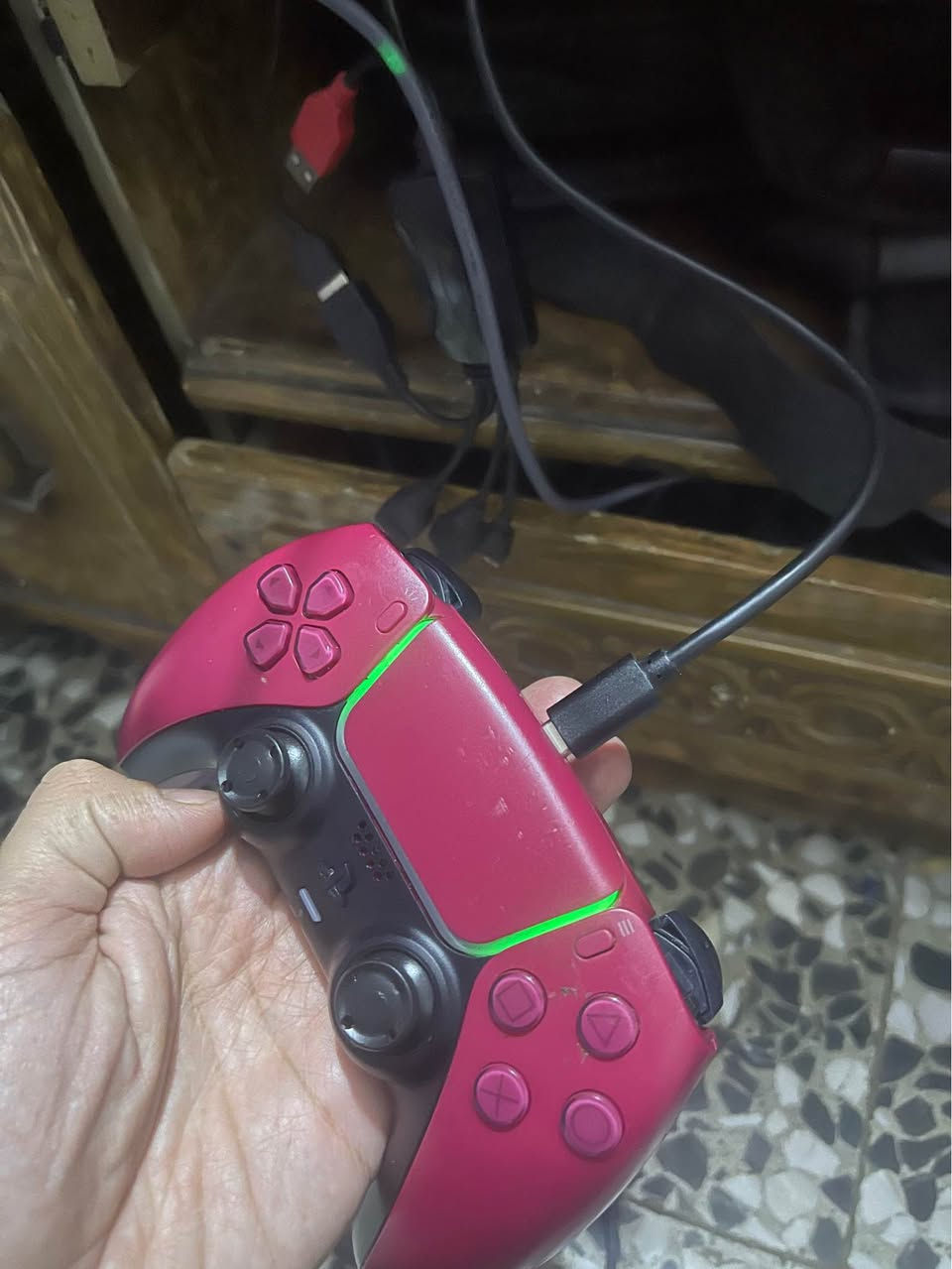 مجموعة جوستيكات اجن وي الغراض 
اصلي باله بلي فور بلي 4وبلي فايف بلي 5 تجاري 
للبيع العدد 5
اثنين شغالات الباقي بيهن مشاكل يعني وحده شغاله بلي فور والثانيه بلي فايف تجاري تشتغل بس بيها مشكله والباقيات طافيات ابيع هيج كوم فحم هالموجود 

مالت البلي فور الشغالة ب25 كلش نظيفة قفل 
مالت البلي فايف ب15 قفل 
العاطلات الوحده ب10 فقل 
ما عندي توصيل مكاني بغداد ام الكبر مقابيل المدينة قطاع 26 المو شراي ويعامل لا يجي رحمه لوالديكم وقبل لا تجي شوف اسعارهن بيش بالسوگ والشراي يجي ويدلل 
رقمي *********** 
موجود خاص واتس هم
