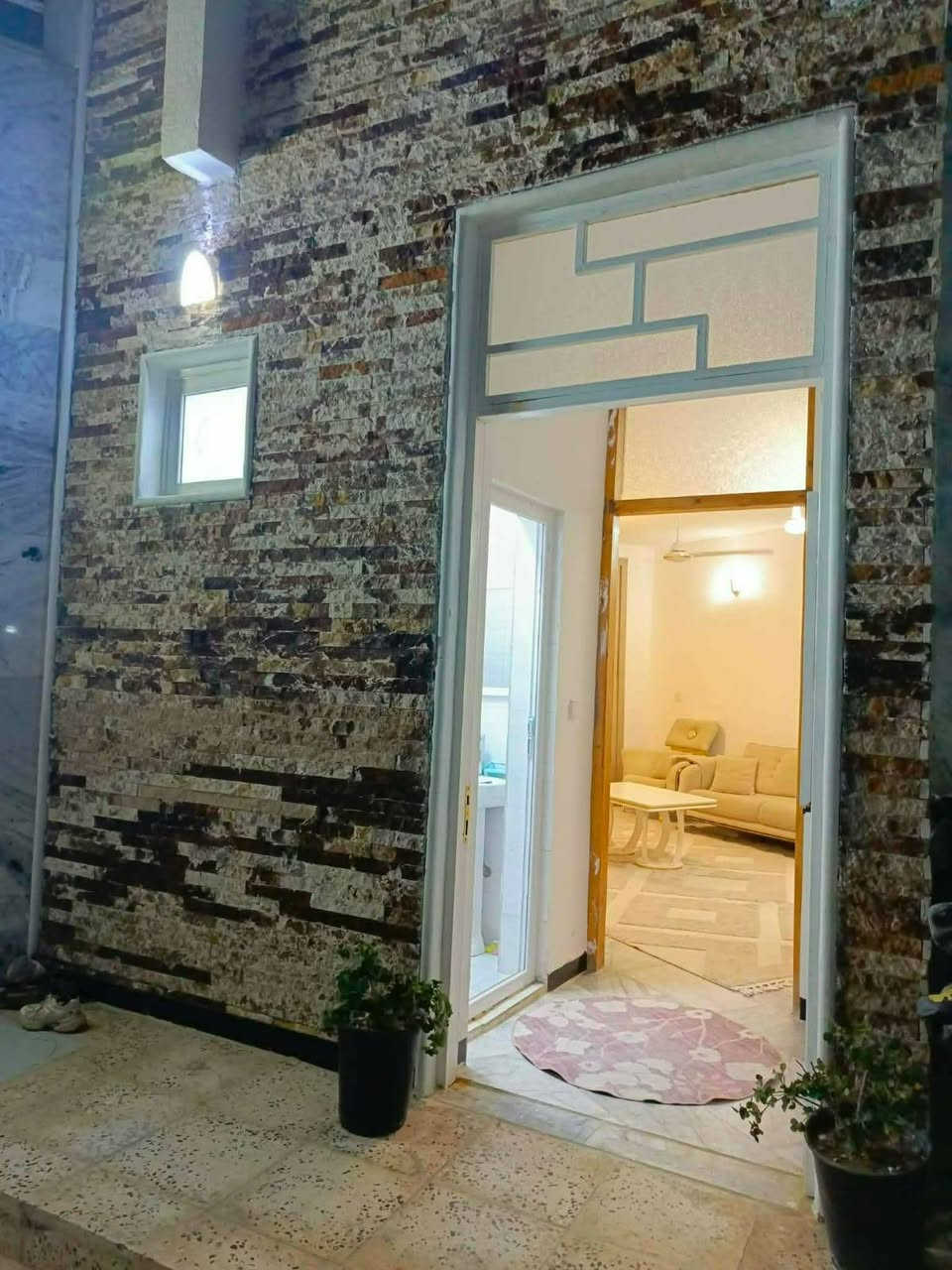 السلام عليكم 
بيت مساحتة ٢٠٠متر البيت بمدينة السلام السكنيه قرب المستشفى التركي في الحر
[٢١‏/٢، ٧:٢٩  200م ثلاث غرف نوم وصاله واستقبال ومطبخ وصحيات وكراج وحديقه
[ البيت موقع مميز ركن على حديقه عامه كبيره رايده 210 للمتابعة مكتب ابو الجود للعقار والمقاولات العامه العنوان كربلاء شارع بغداد عمود ٤٧٥ حلويات بركات المصطفى الشهيرة ***********
