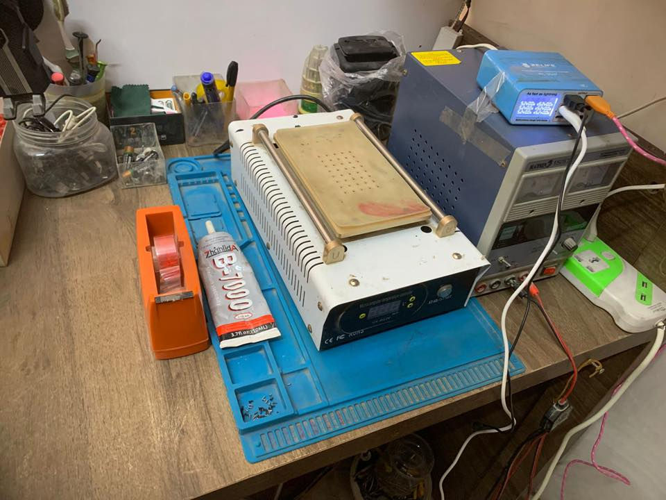 يوجد طابعه استنساخ
أدوات صيانه 
خالعه شاشات وكاويه 
تواصل ع ارقام 
***********
***********
