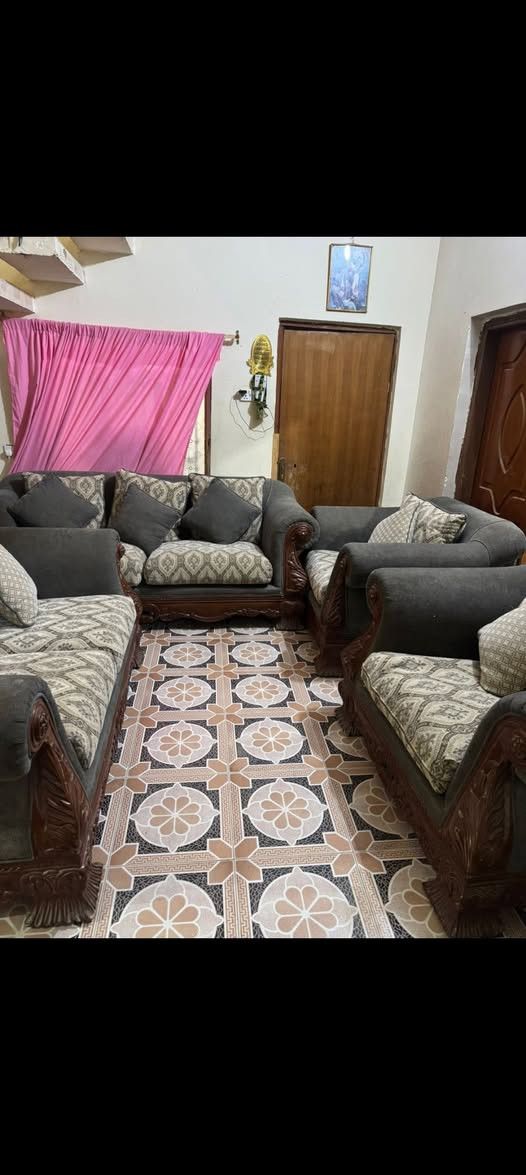 تخامة للبيع كلش نظيفات الأخضر سعر 425 الف وبيه مجال والرصاصي سعره 300 الف وبيه مجال مكان سوق الشيوخ


**إذا كنت صاحب هذا الإعلان وتريد حذفه لأي سبب، رجاءا أرسل رسالة إلى الدعم الفني**