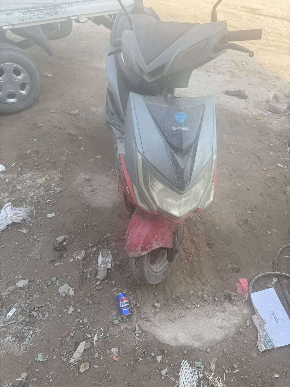 ماطور للبيع البطاريات نضيفات ماطور كما موضح كدامك السعر 400وبي مجال الاتصال***********او وات
