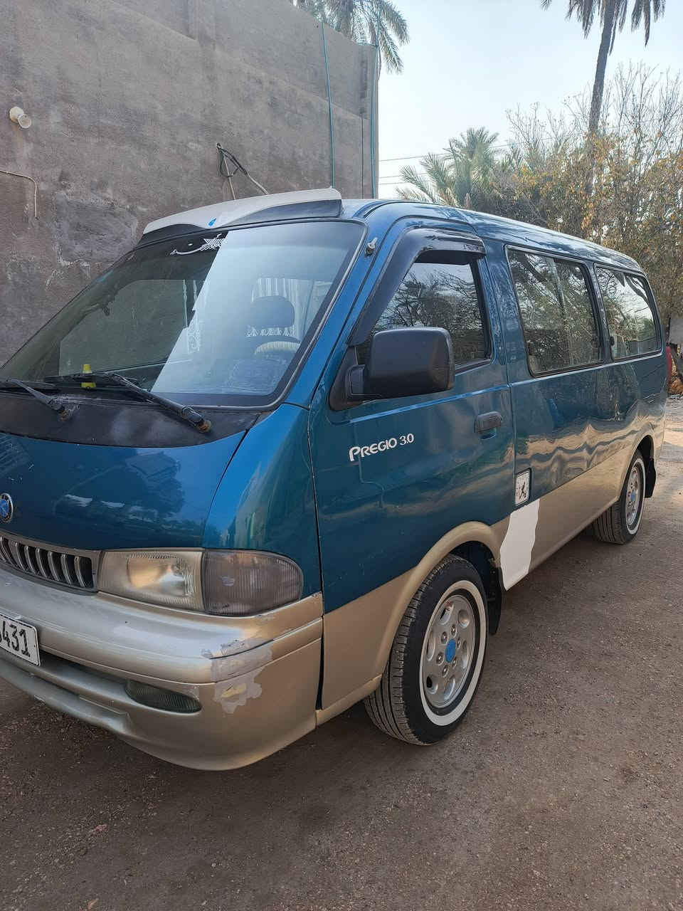 موديل 96 سنويه لل30 سعره 75وبيه مجال محرك بيه تنقيص كير اكسن زينات مدوشمه كشنات وكاعيه  سدر ه مسويه توني عنابير فوك وجو دسكات كله جديد شاصي بس الي جو السائق معمر *********** مكاني كربلاء منطقة الحسينيه وخطه عطيشي وبيه مجال الشراي
