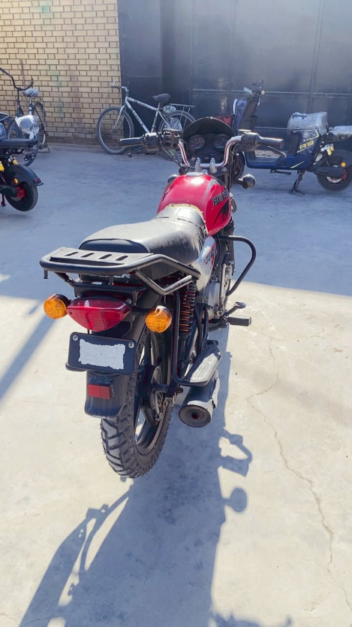 سلام عليكم بوكسر اصولي للبيع باقي بس ع استلام لوحات سنويه+وصل استلام لوحات موجود المكينه مفتوحه دراجه بيه نقص نواعم بسيطه الشراي اتصل***********
