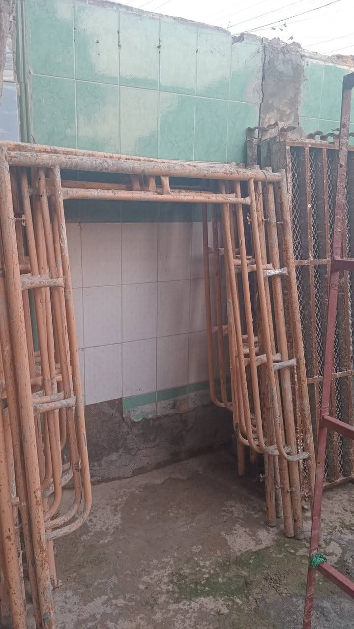 السلام عليكم 
5اقفاص للبيع ٠٠ وسقفيه مال ستوته للبيع 
السعر خاص مكاني بغداد النهروان


**إذا كنت صاحب هذا الإعلان وتريد حذفه لأي سبب، رجاءا أرسل رسالة إلى الدعم الفني**