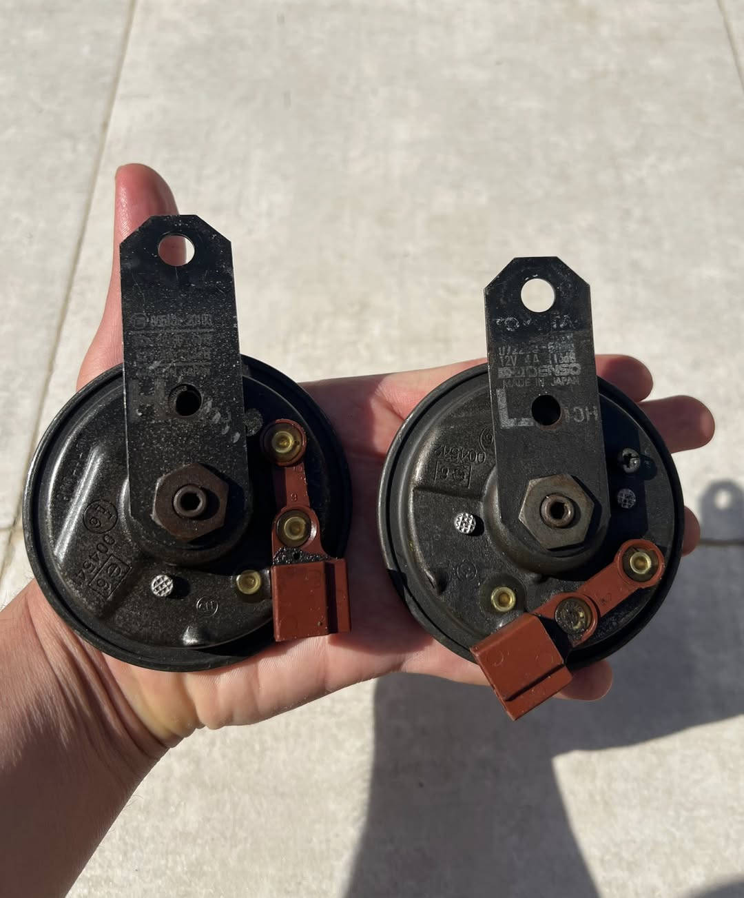 للبيع هورنات سيدان 🚘 
فيشة حمرة 
فيشة سوده 
هورنات جدد وشرط الفحص 
***********
ناصرية مركز 
توصيل موجود 🚖
