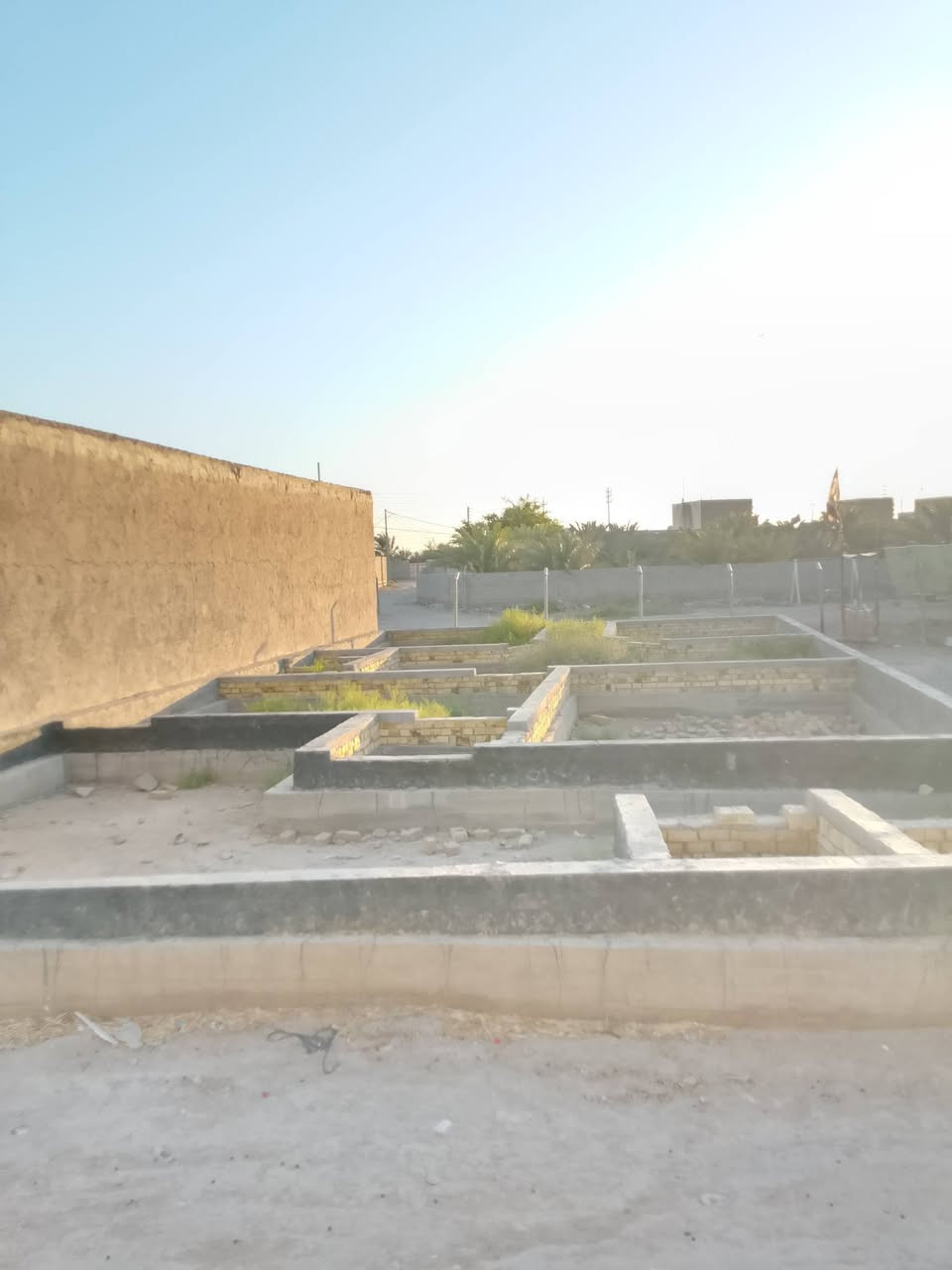 سلام عليكم بتلو للبيع قرب بيت ابو مجاهد قريب عل شارع ***********
