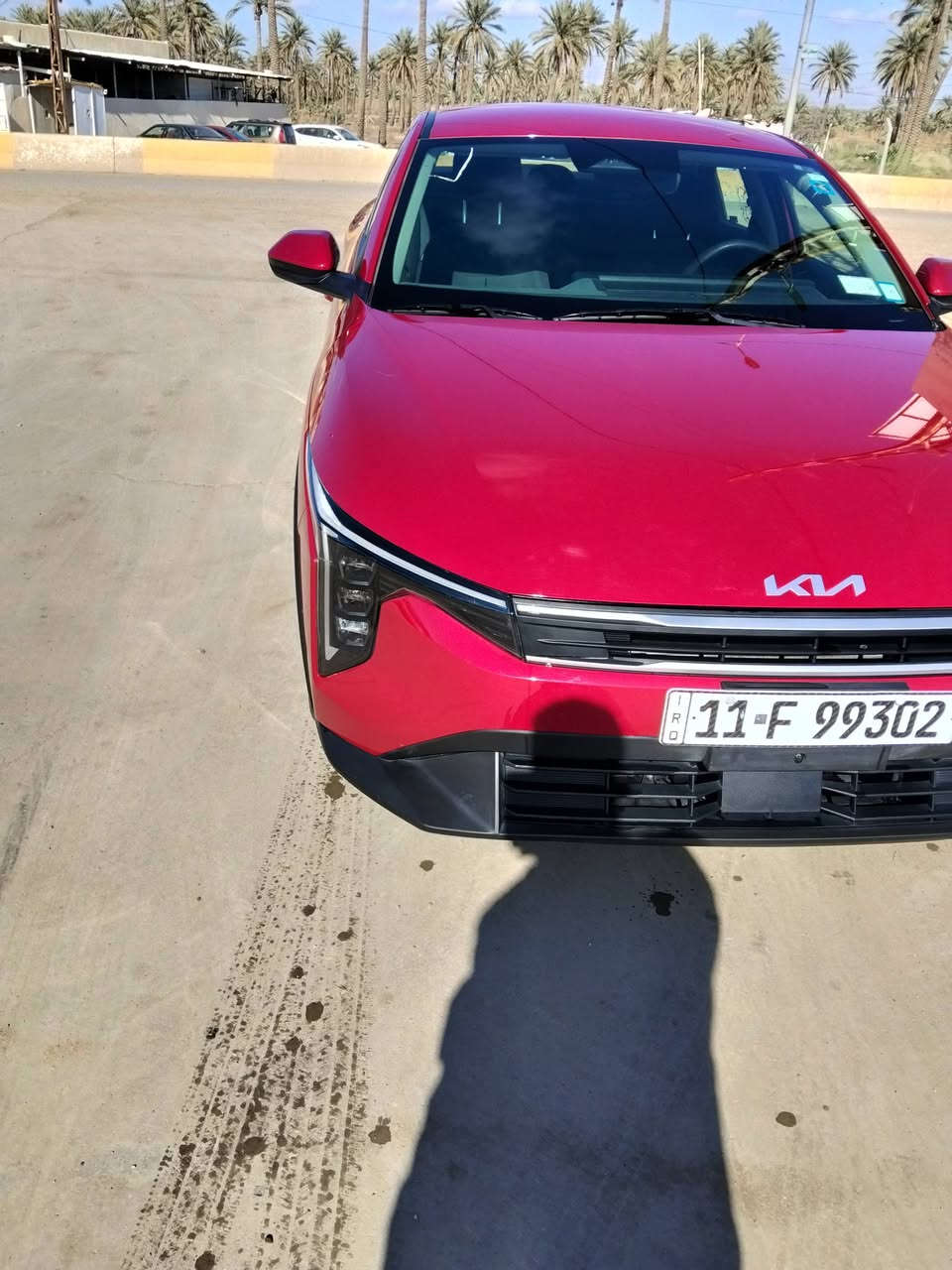 السلام عليكم كي فور للبيع نص فول موديل 25حادثه جاملغ خلفي وربع الباب صور الحادث موجود بالصور ايرباك بردة فقط السعر 180وبي مجال ***********
