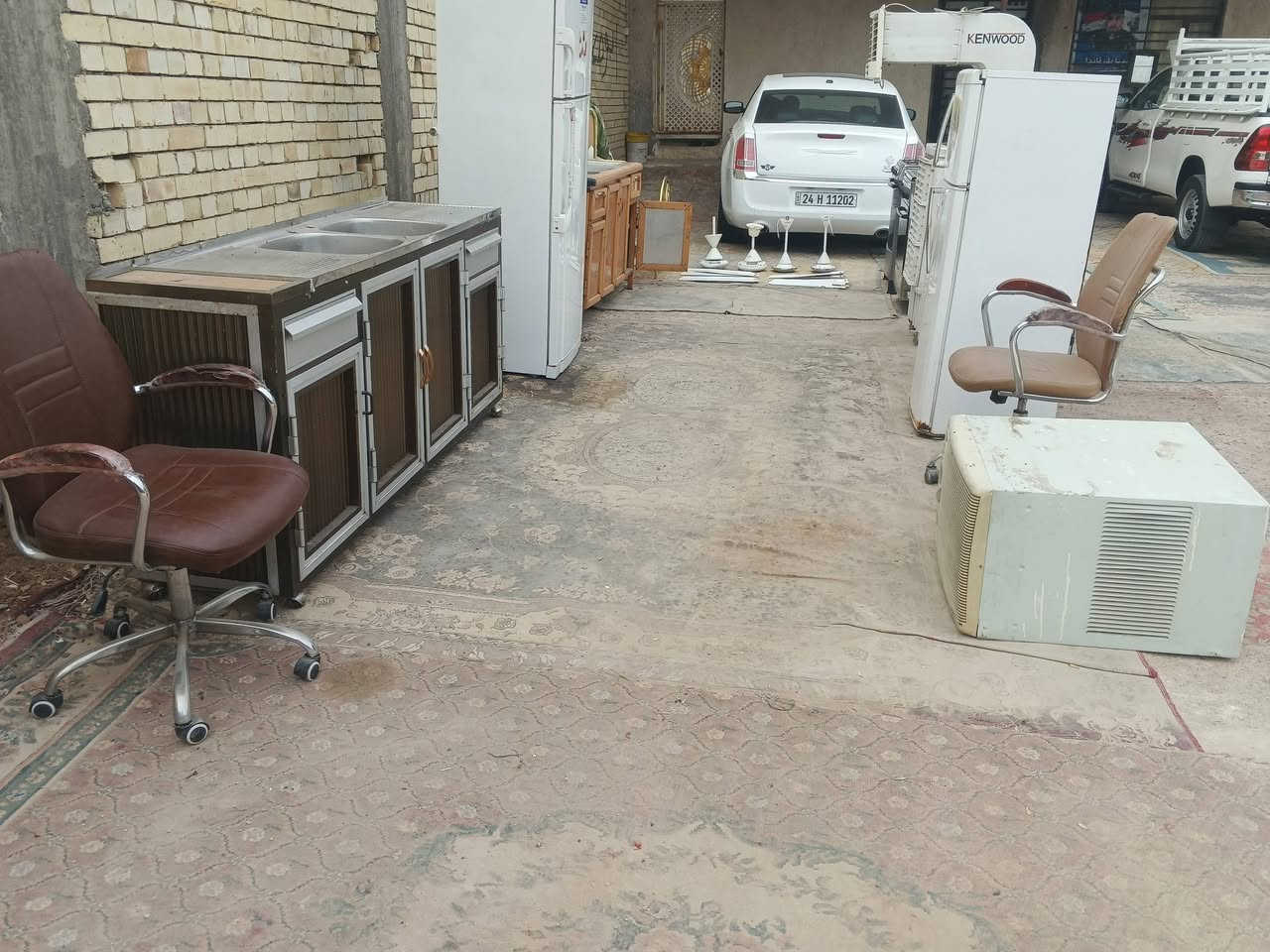 السلام وعليكم لبيع غراض كلهن نضيفات وشغالات مكاني حي اور سبع قصور شارع ابو علي يم  جامع لحمزة موجود خاص وتساب ***********
