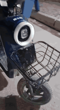 سلام عليكم  بيسكل جديد 009 حسن نوعيه جديد مستخدم19يوم عوزه بس جملق امامي ملف 1000 عقل بلد بطاريات مزودات طالج حجم كبير اربع سرع اشاير دبل سعر خاص لستفسار هذه رقم وتساب ***********
