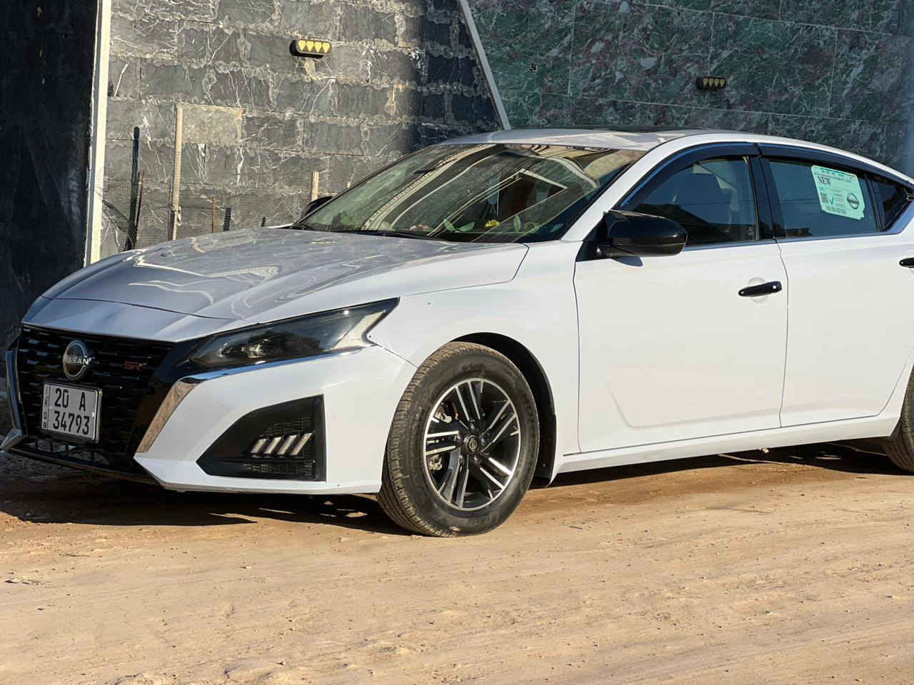 اسلام عليكم نيسان الاتما فول مواصفات بلاتينيوم لون سموكنك رقم ديالئ موديل 20230متواجد بعقوبه تقاطع القدس السعر 172 الاتصال على ***********
