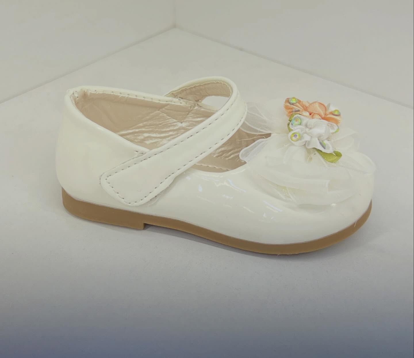 حذاء كاله بناتي 👧🏻💖
موديل كلش حلو ومميز، مناسب للمناسبات والحفلات 🌸✨
راحة وأناقة بنفس الوقت 😍👌

✅ المواصفات:
🎨 متوفر بـ 3 ألوان جميلة
📏 قياسات من 15 إلى 30
👠 تصميم أنيق ومرتب يناسب كل الإطلالات

📍 العنوان: واسط / كوت / شارع الأطباء / قرب د. علي ياسر
🚚 توصيل متوفر لجميع محافظات العراق

📩 للحجز والاستفسار مراسلة خاص أو اتصال �


**إذا كنت صاحب هذا الإعلان وتريد حذفه لأي سبب، رجاءا أرسل رسالة إلى الدعم الفني**