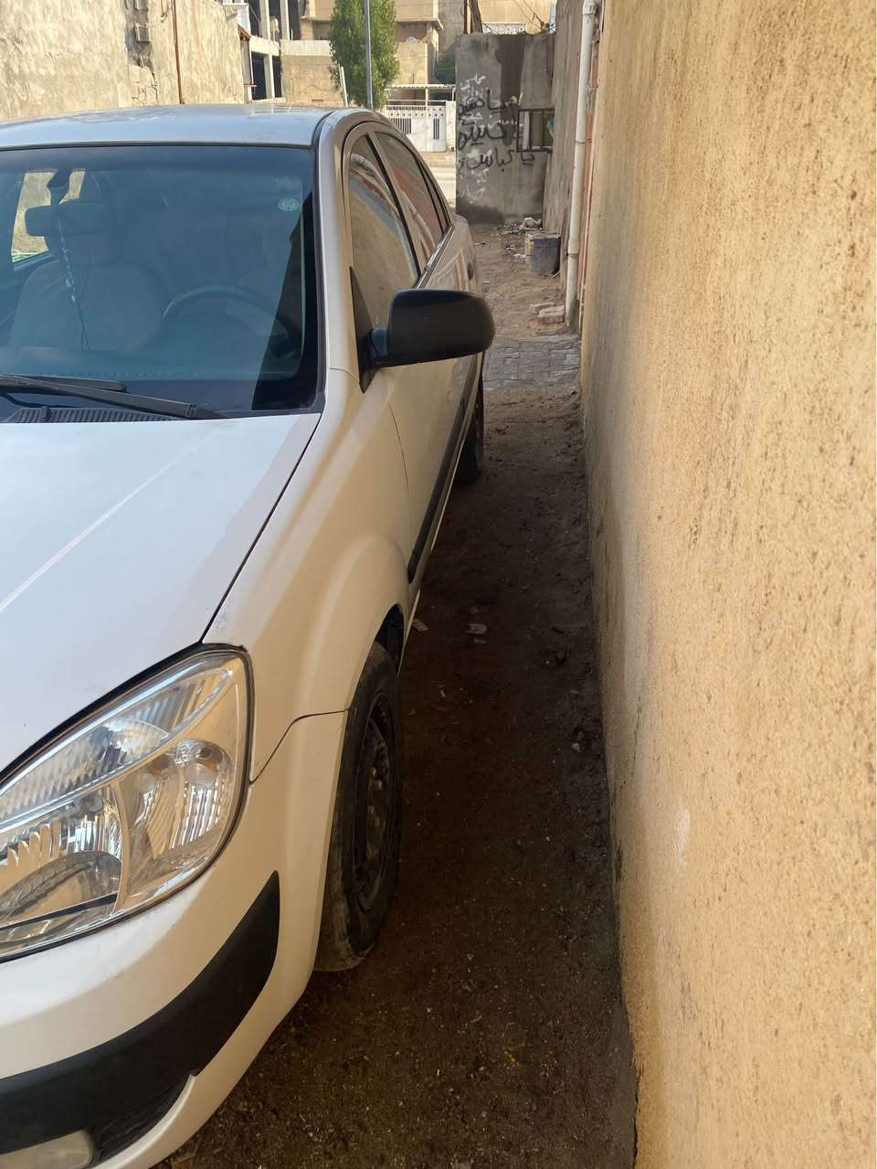 للبيع سياره كيا ريو موديل 2009 خليجي رقم شمالي بسم كردي المحرك 1600 السياره جاهزه ونضيفه من كلشي بيها طخات خفيفه وبيها البنيد بيه بارد بدون صبغ السعر 88 وبيها مجال قليل مكاني البصره الجنينه رقم الموبايل *********** البصرة, العراق
