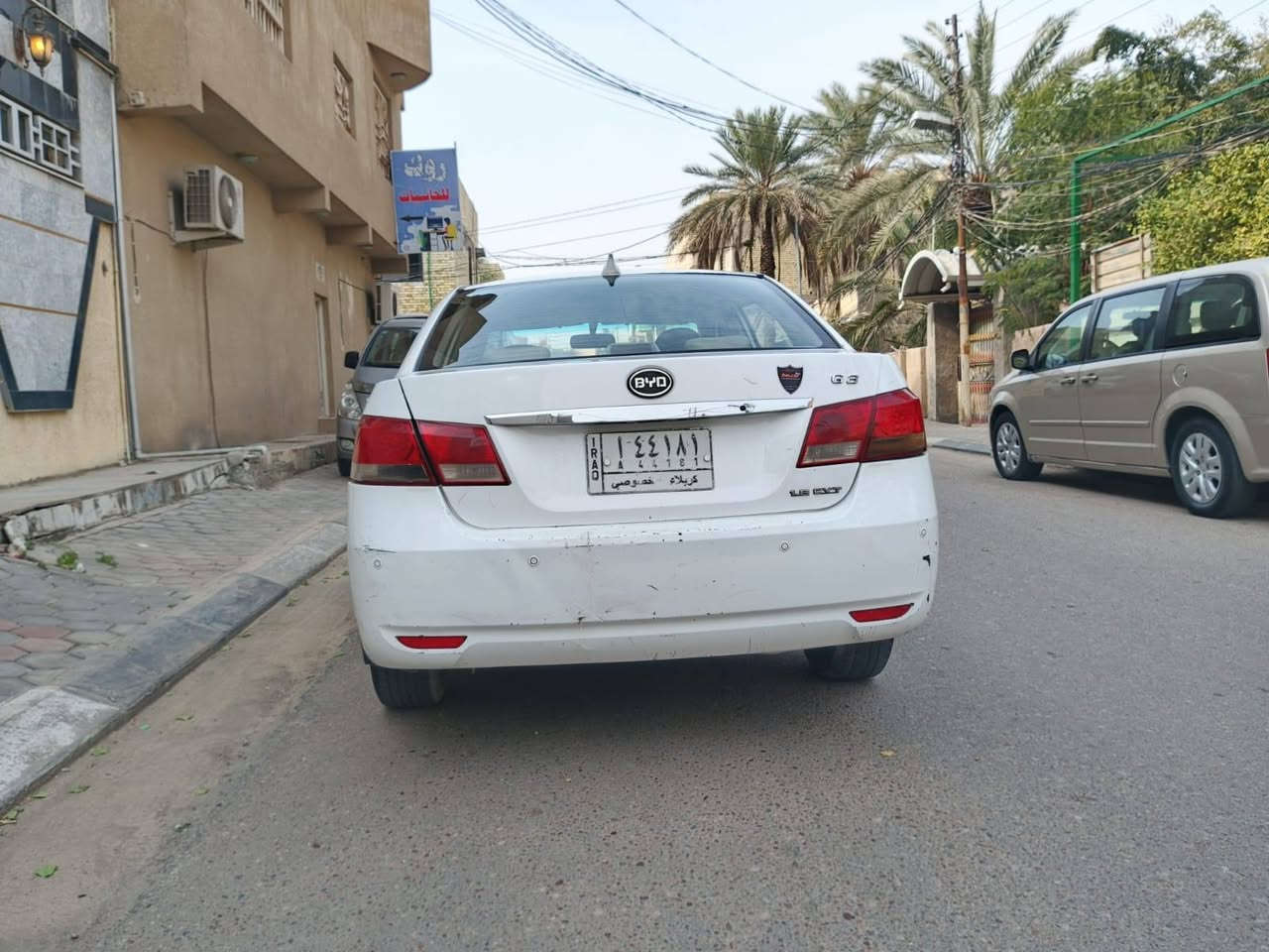 السلام عليكم
سياره للبيع نوع بيوايدي موديل 2014فؤؤؤل مواصفات 
بصمه فتحه حساسات كير مكينه حداديه وصط تخم تاير جديد العنوان كربلاء السعر 47وبيه مجال بصيط حك الجيه انتصال فقط ***********
