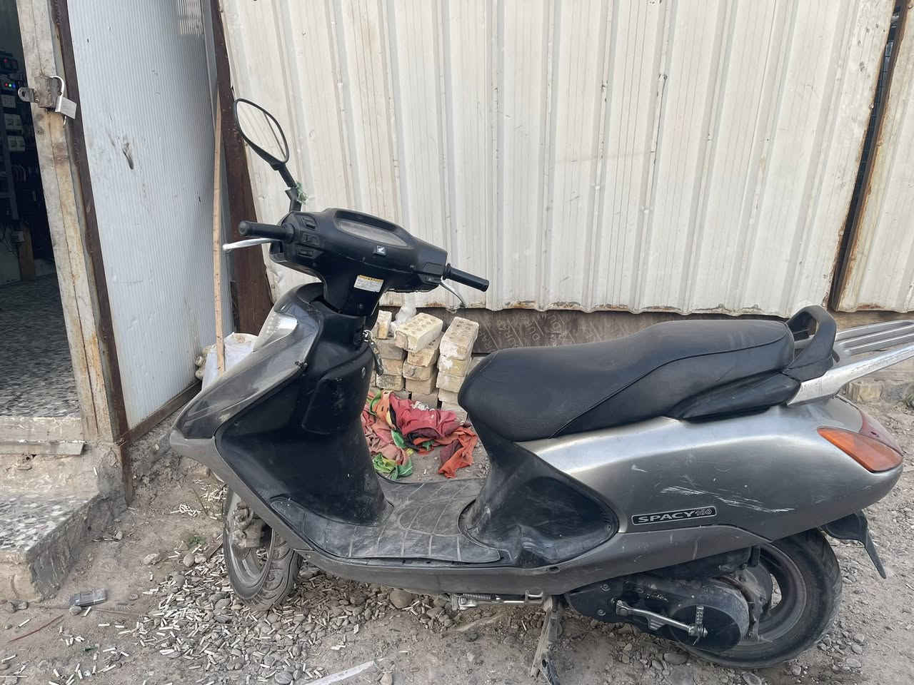 سلام عليكم سبيزي البيع أو مراوس  تفاصل ع الرقم ***********
