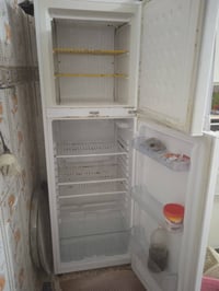 ثلاجه ٢٢ قدم • عاطله • نقصه غاز