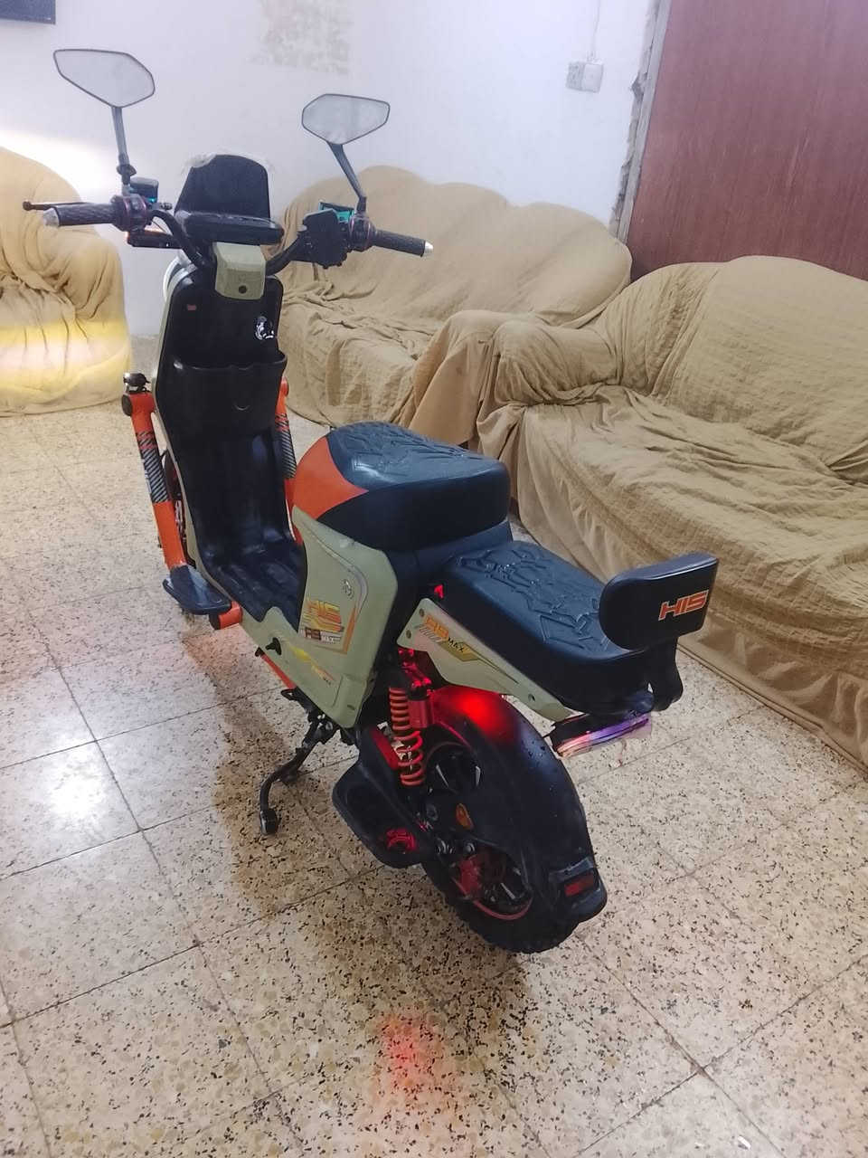 سلام عليكم باسكل شحن للبيع جديد اي نقص مابي خمس بطاريات كامل مكمل كلشي ما عايزه سعر خاص رقم***********
