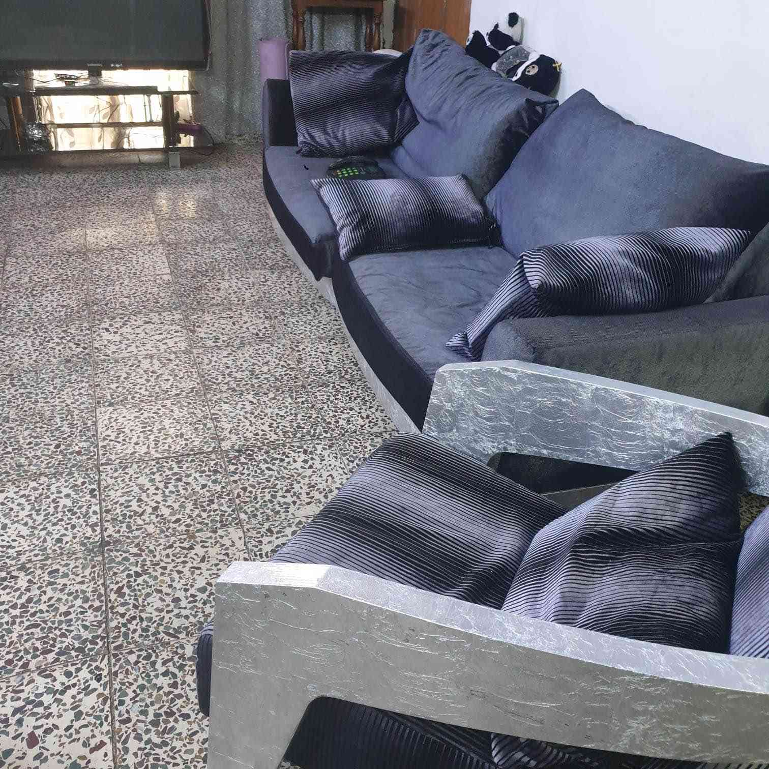 تخم عدد 2 للبيع الاحمر ب 300 والنيلي ب 500 اخوان التخومة جدد والنيلي ماخذة من العالمية ب 42 ورقة السعر بي مجال كلش قليل مكاني حي الاعلام قرب مدرسة ابن ماجد الابتدائية للاتصال *********** بغداد, العراق
